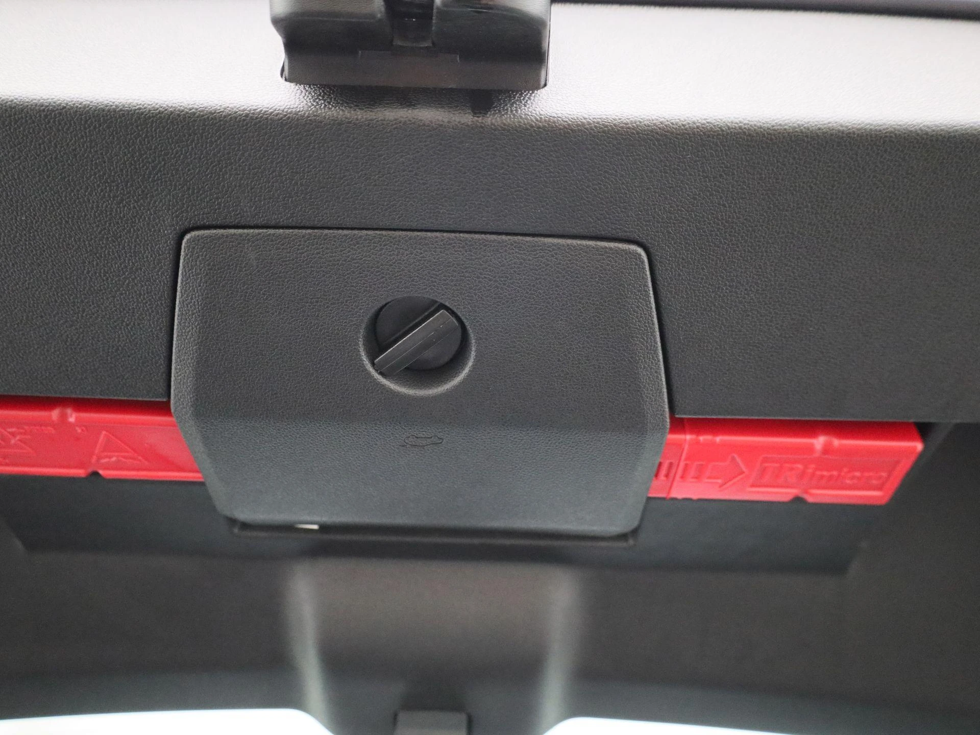Volkswagen-Polo-image-13
