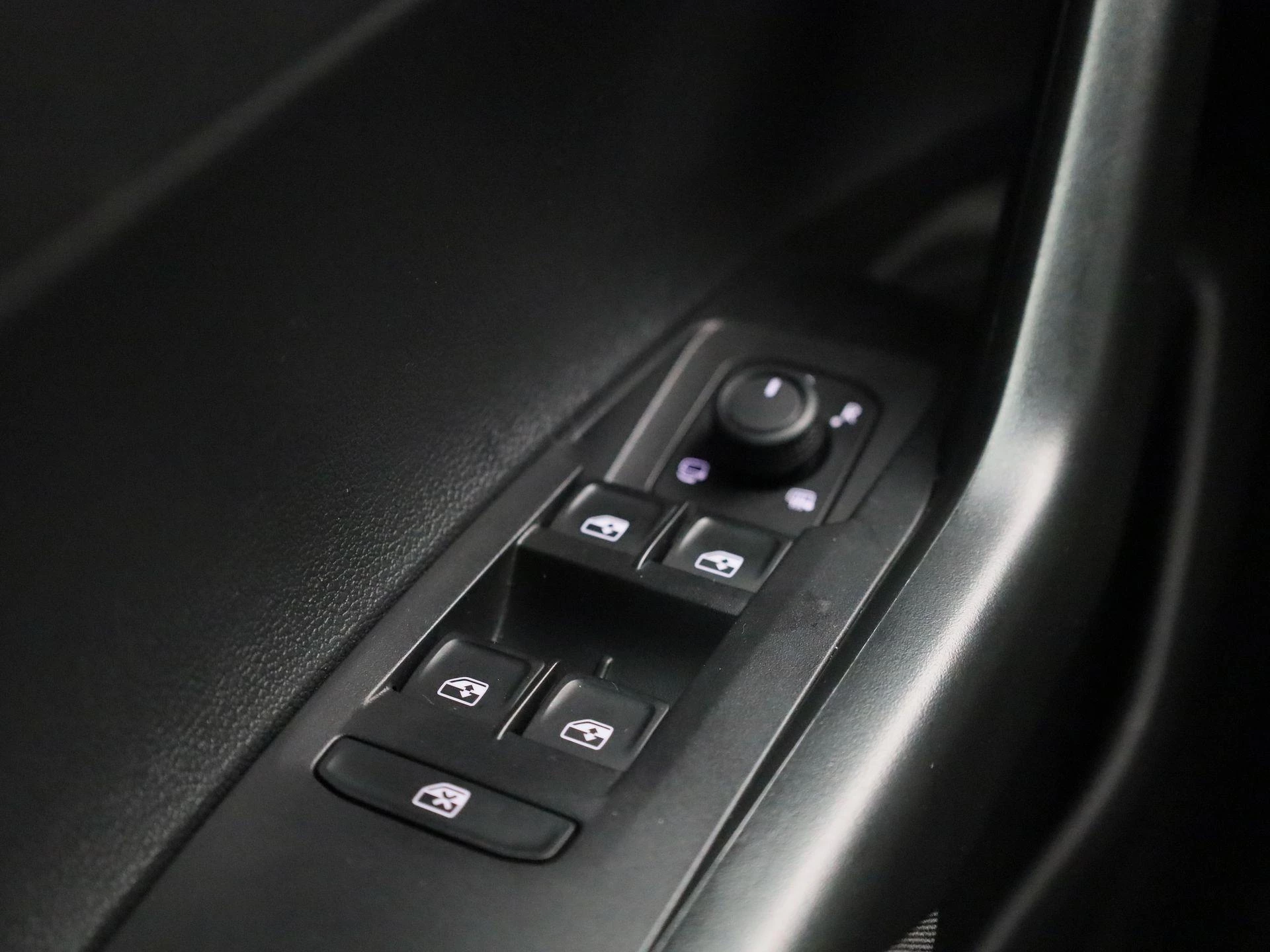 Volkswagen-Polo-image-26