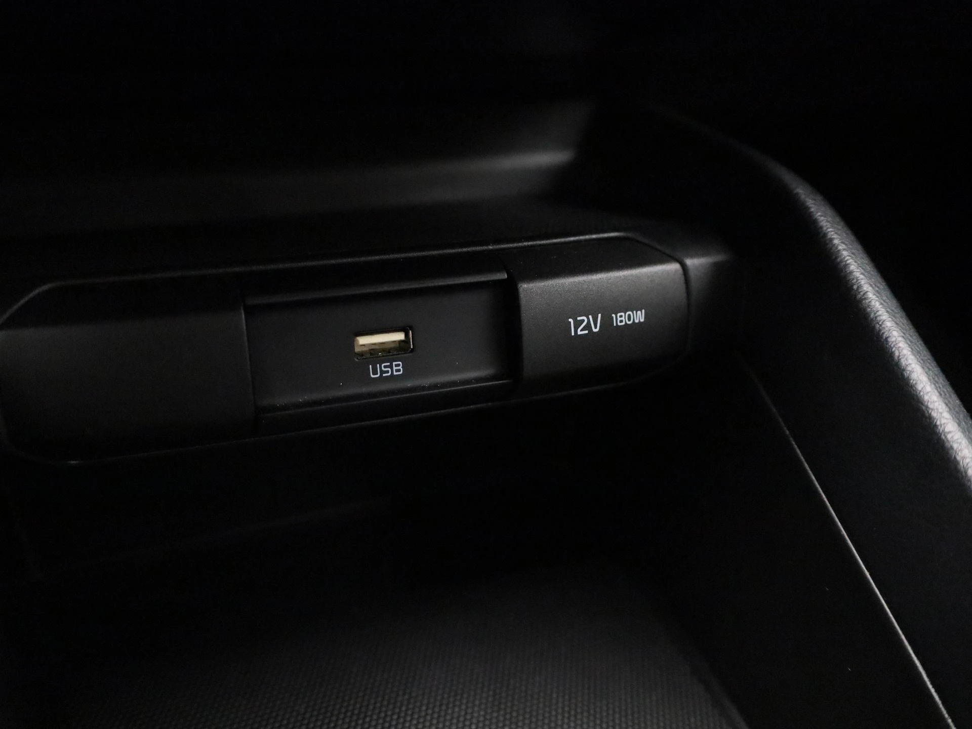 Kia-Stonic-image-23