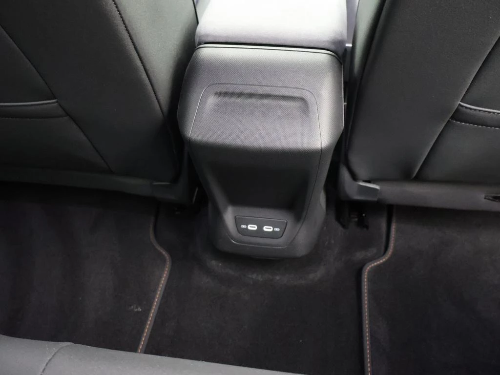 CUPRA Born Born eBoost Business 231pk v 59 kWh * DEMO *