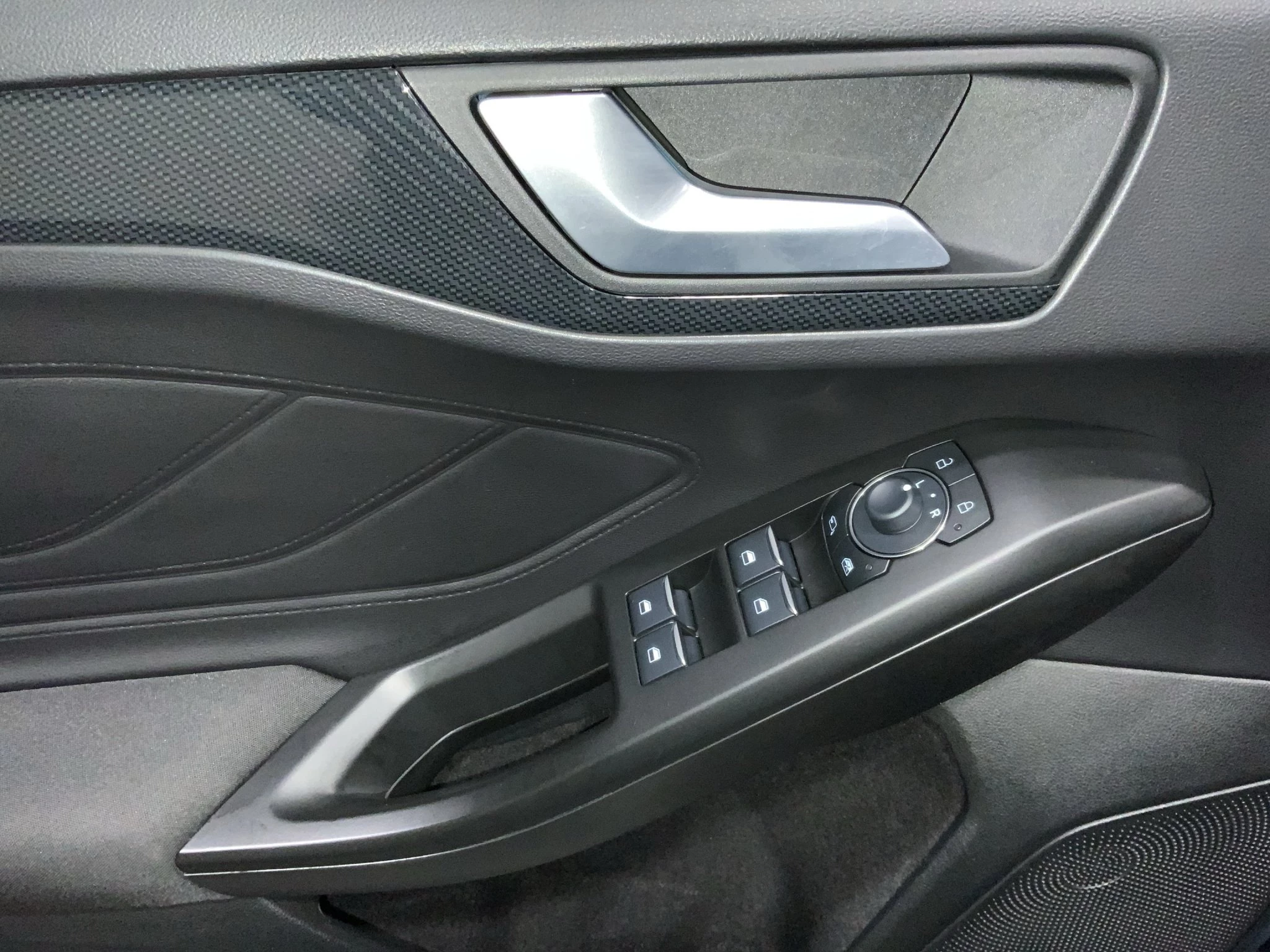 Ford Focus ST-Line X Turnier Aut.*AHK*ACC*HUD*KAM*NAVI*WINTER-PKT.