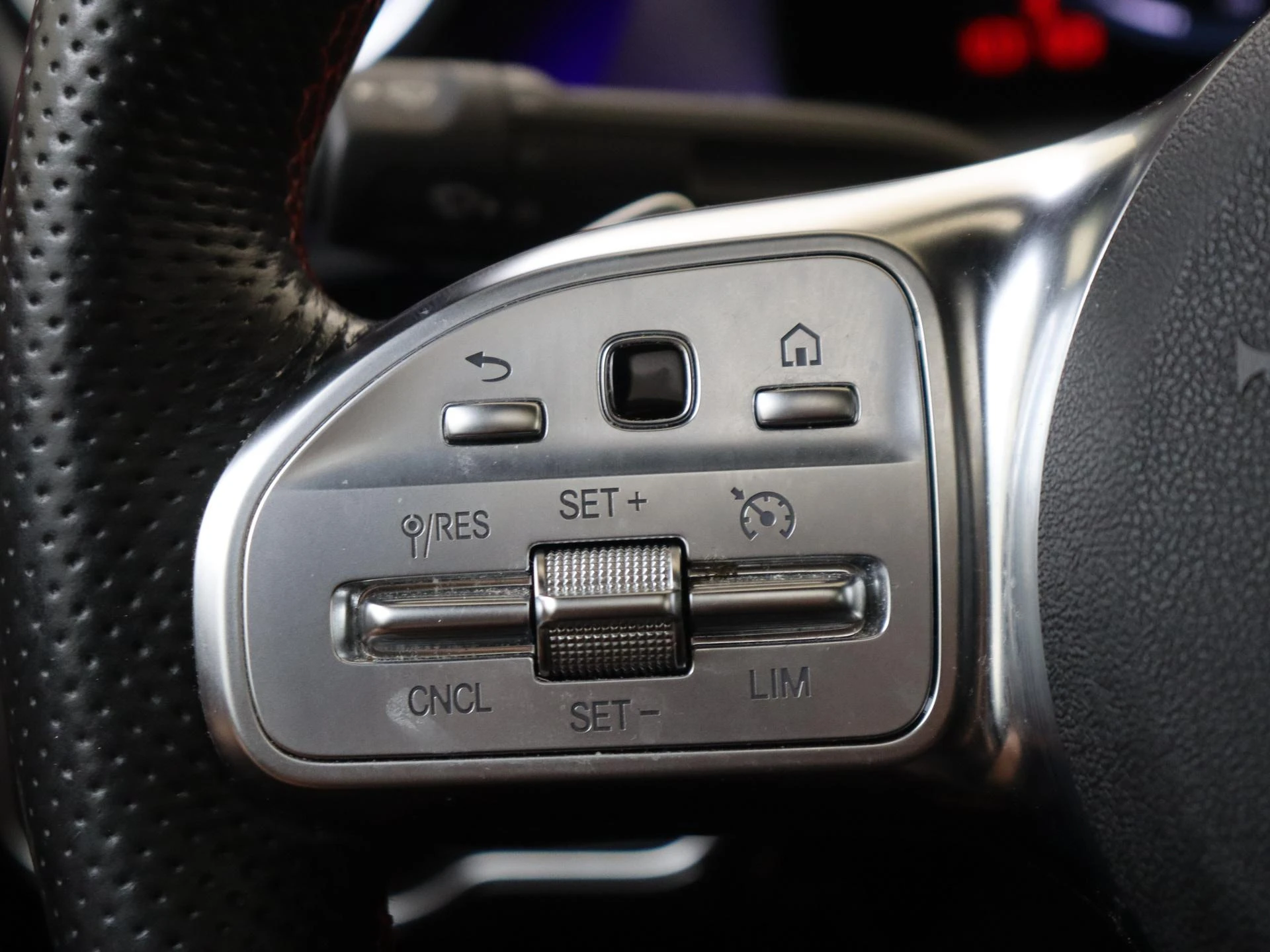 Mercedes-Benz CLA 200 Business Solution AMG