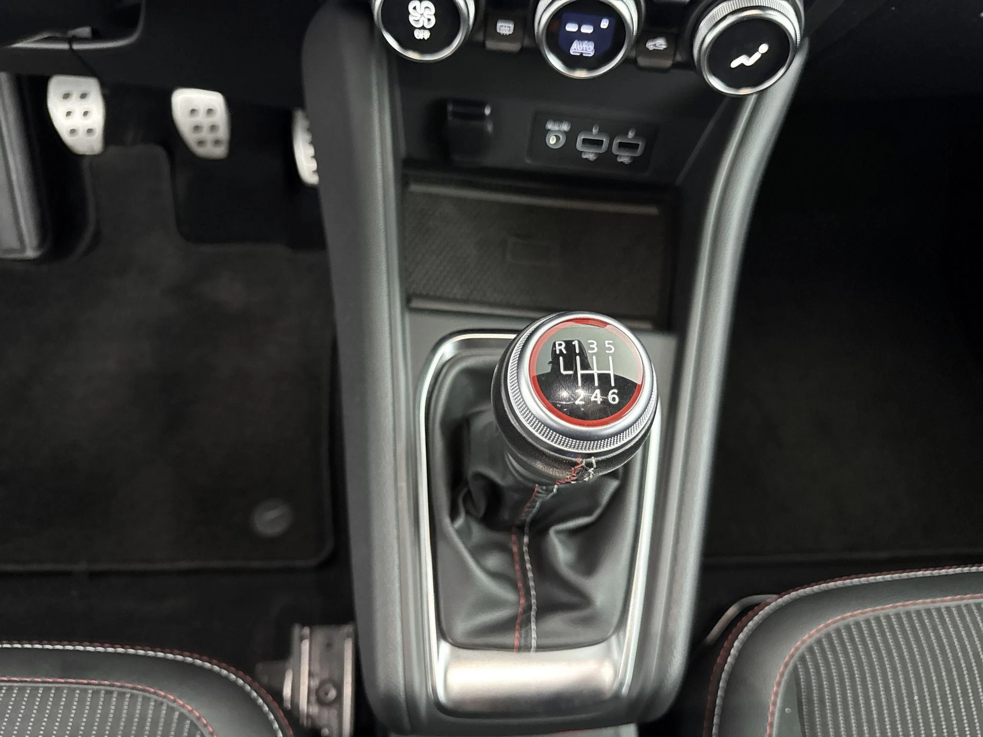 Renault-Captur-image-22