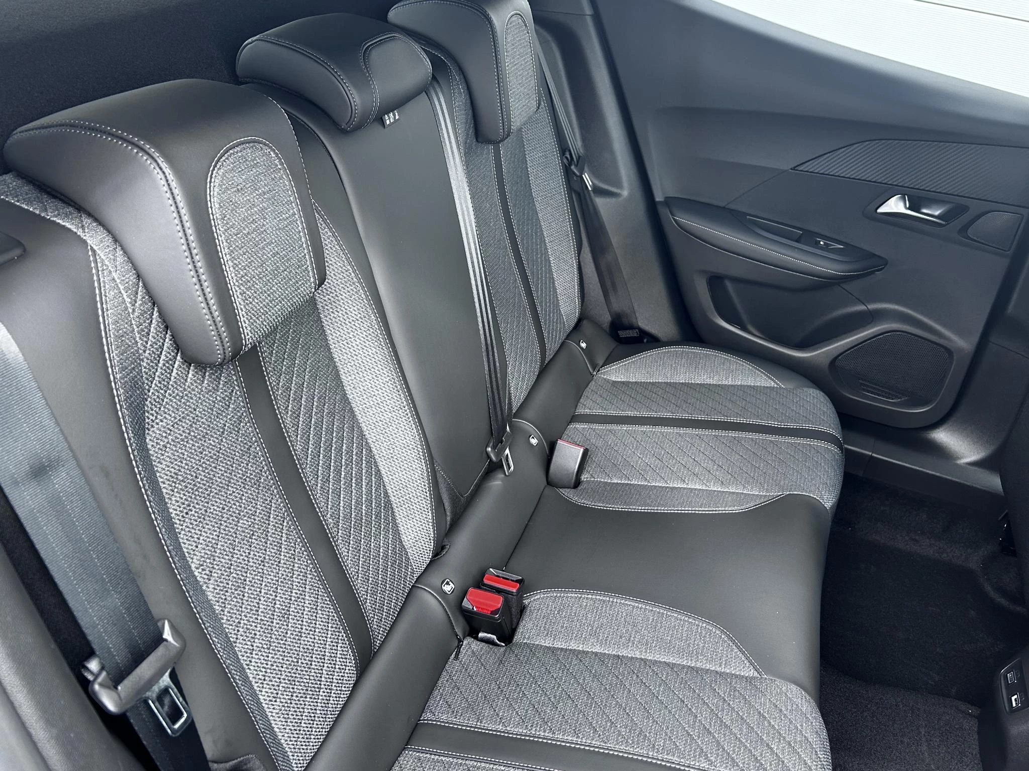 Peugeot-2008-image-11