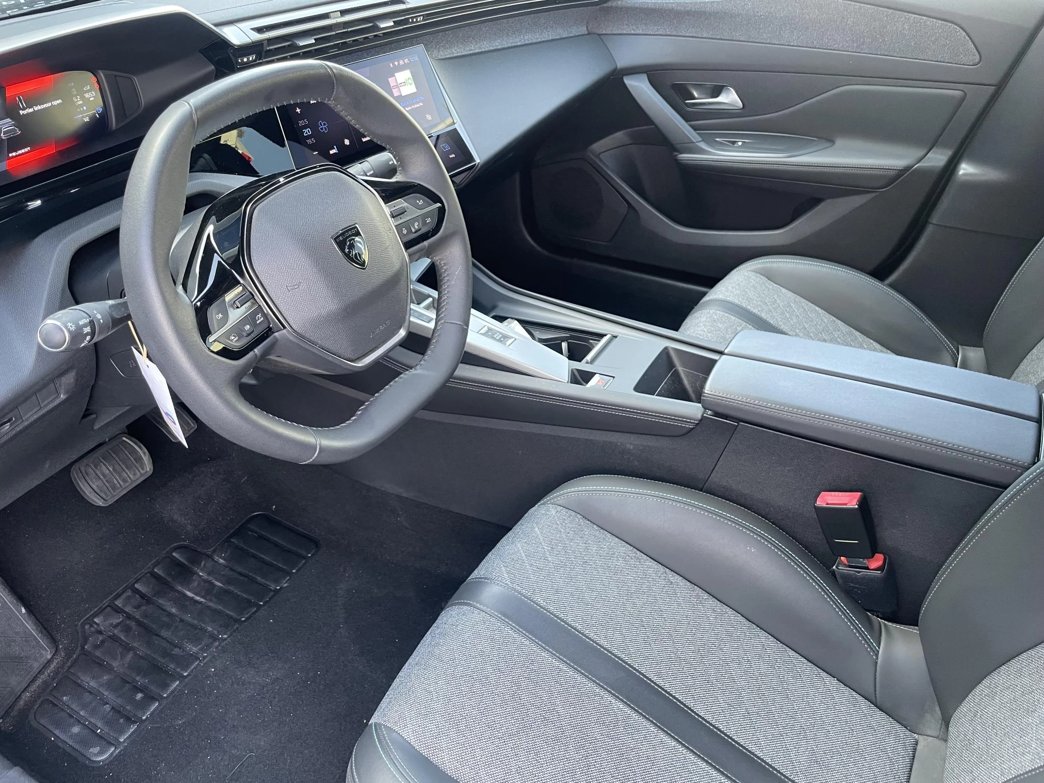 Peugeot-408-image-11