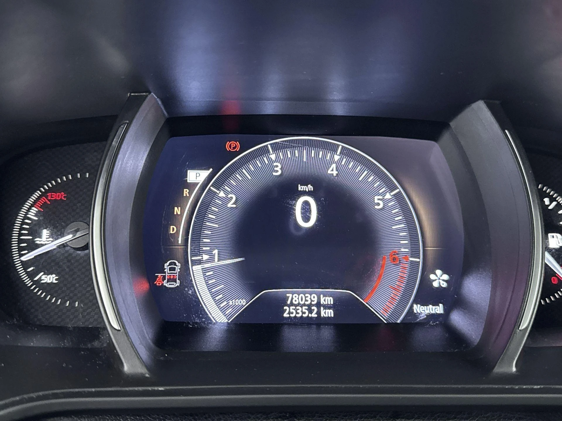 Renault-Mégane Estate-image-16