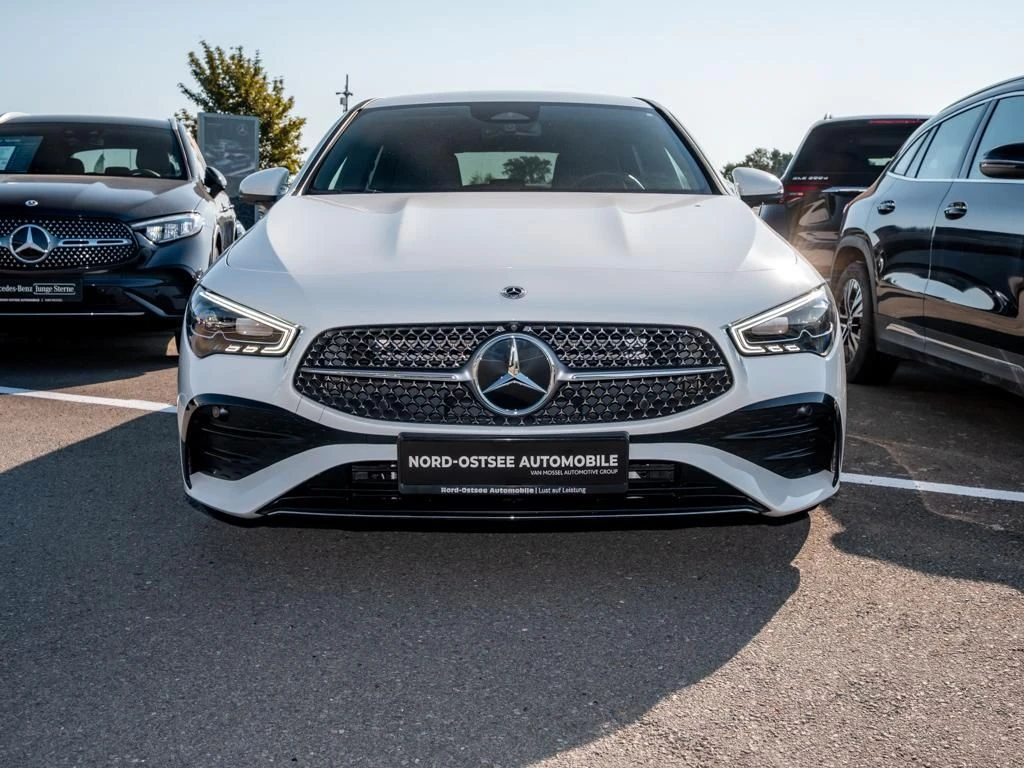 Mercedes-Benz-CLA 200-image-3