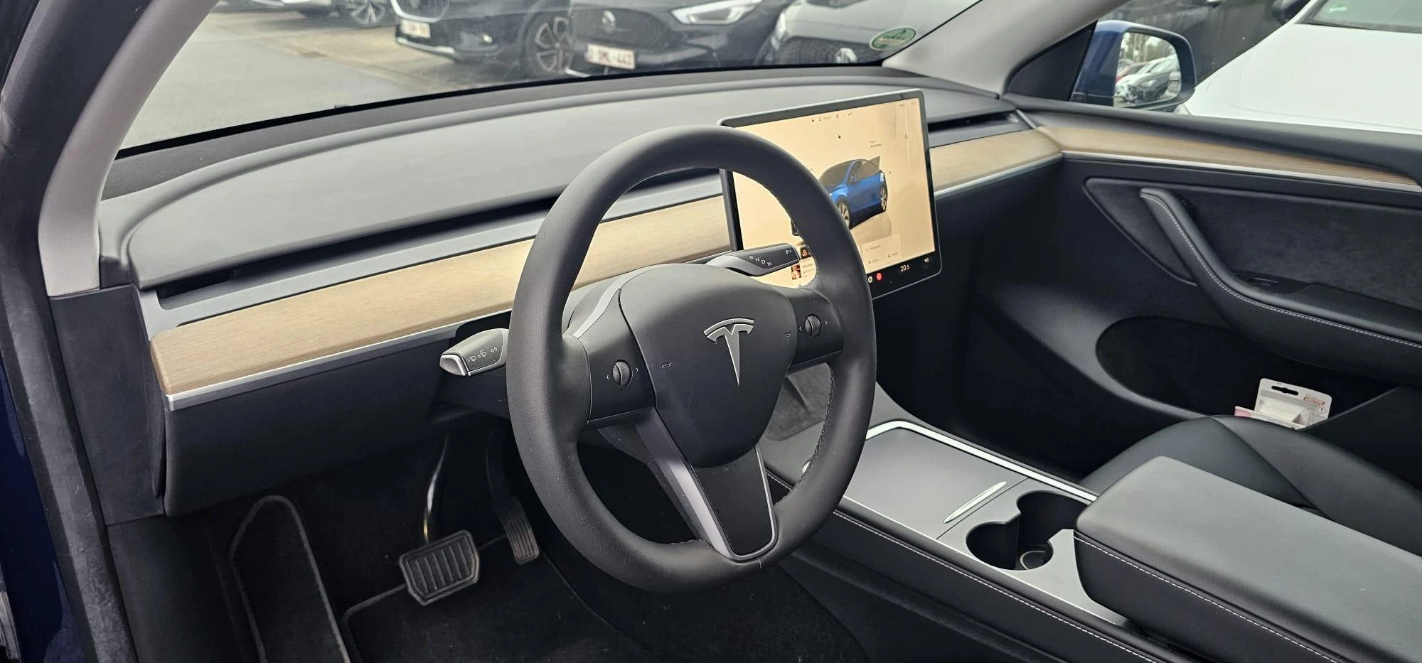 Tesla-Model Y-image-17