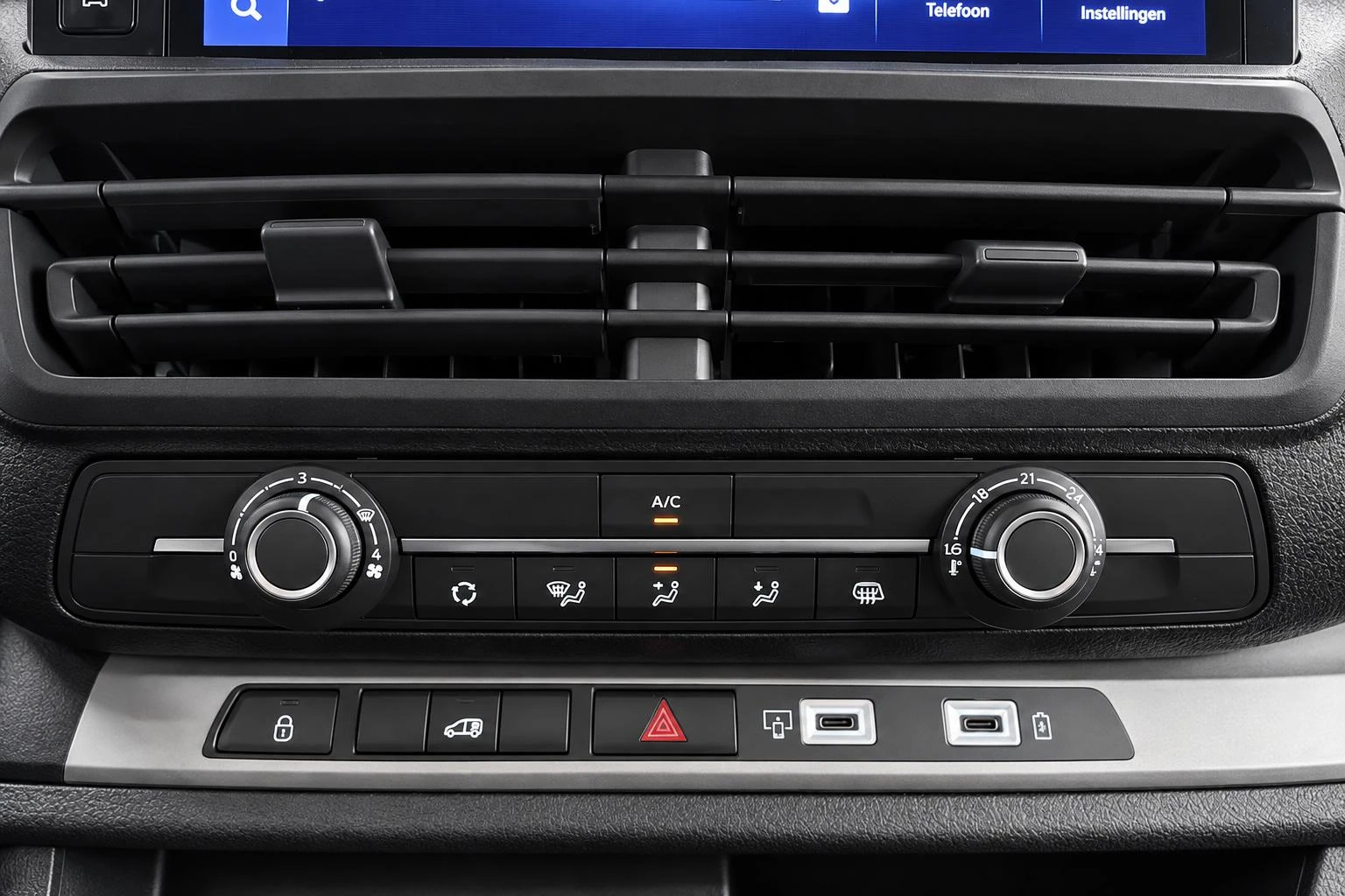 Opel-Vivaro-image-15