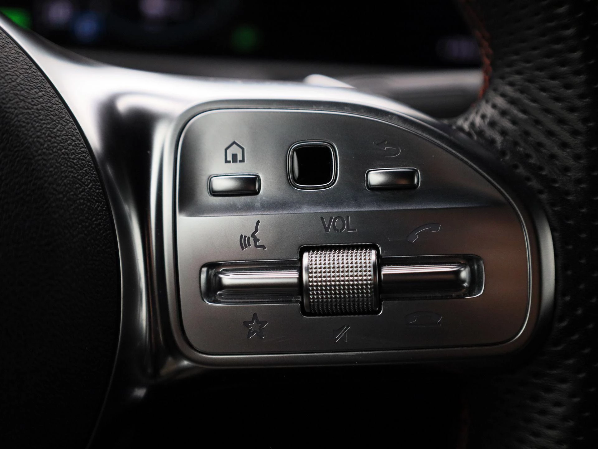 Mercedes-Benz-A-Klasse-image-20