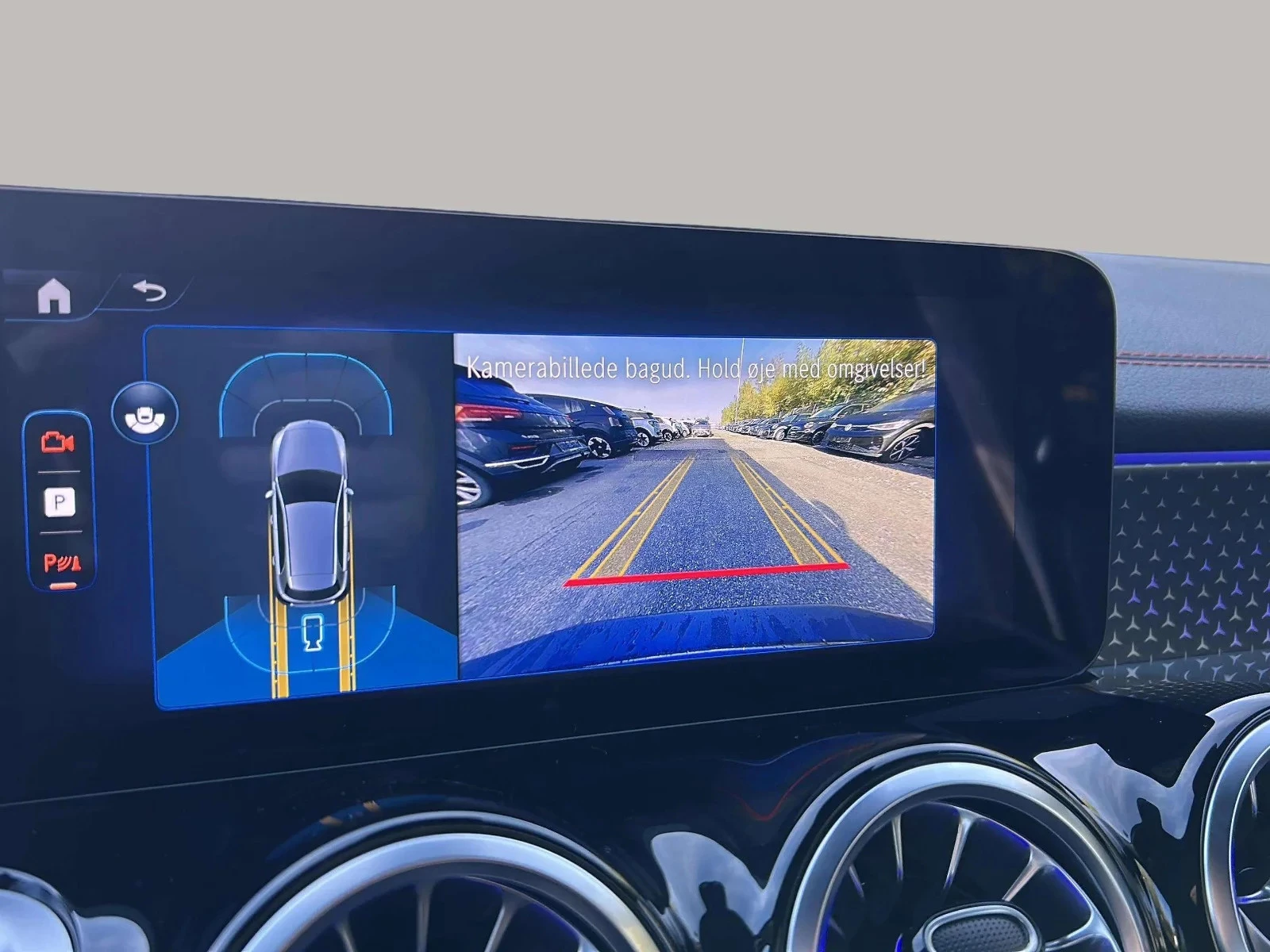 Mercedes-Benz-EQB-image-18