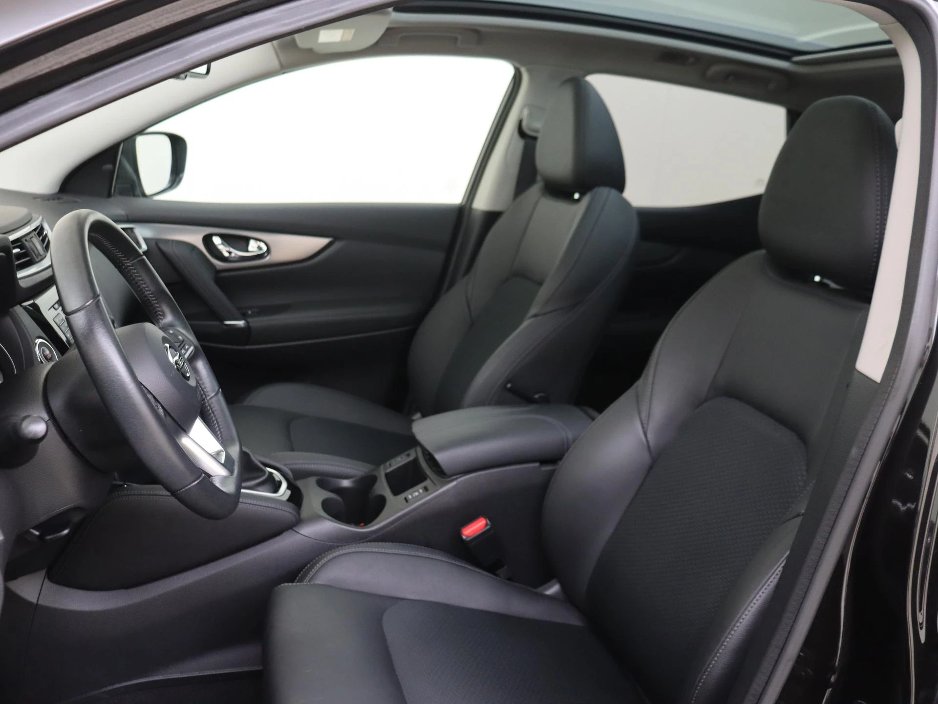 Nissan-QASHQAI-image-14