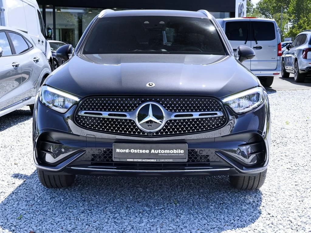 Mercedes-Benz-GLC 300 d-image-3