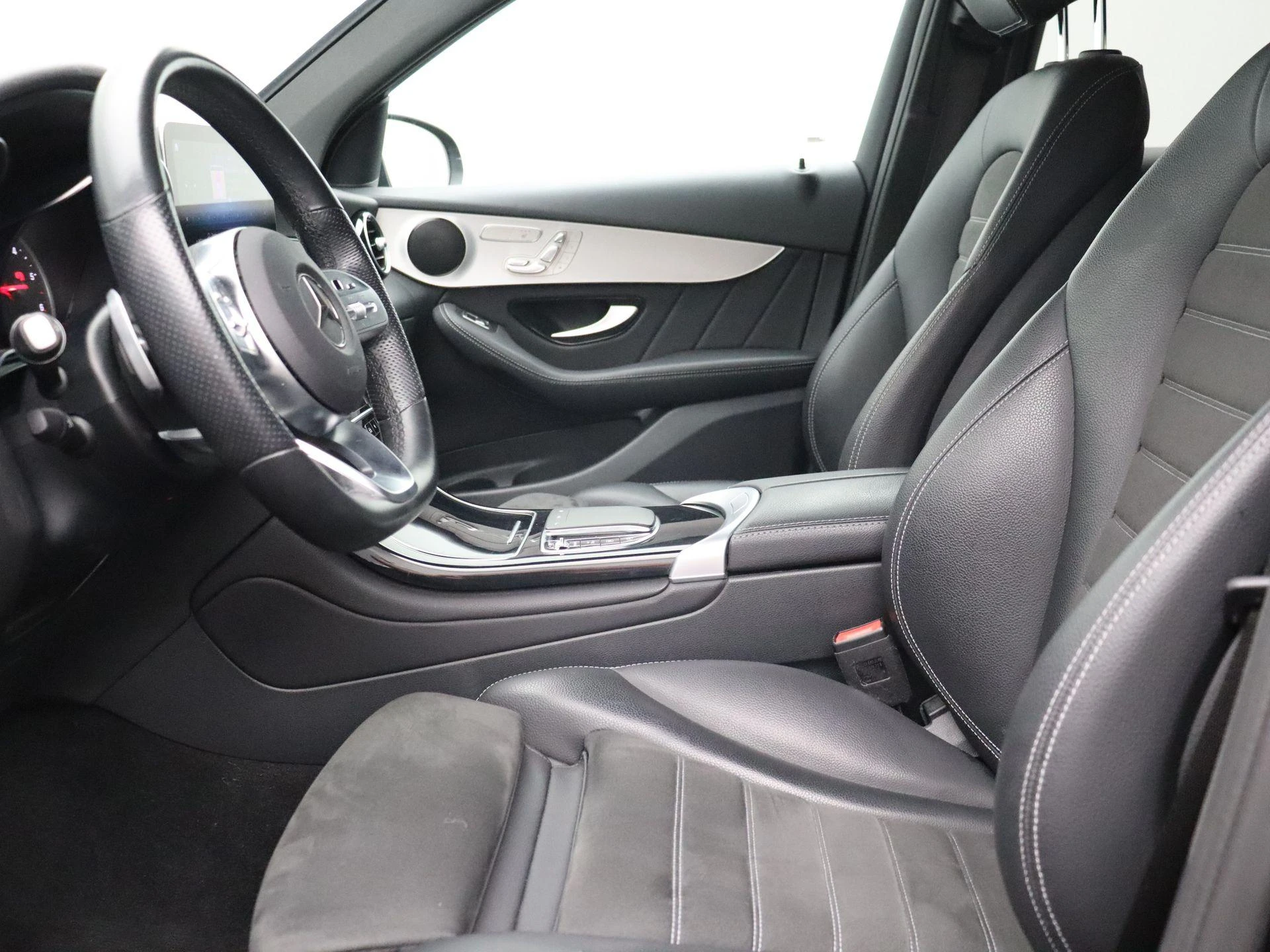 Mercedes-Benz-GLC-image-8
