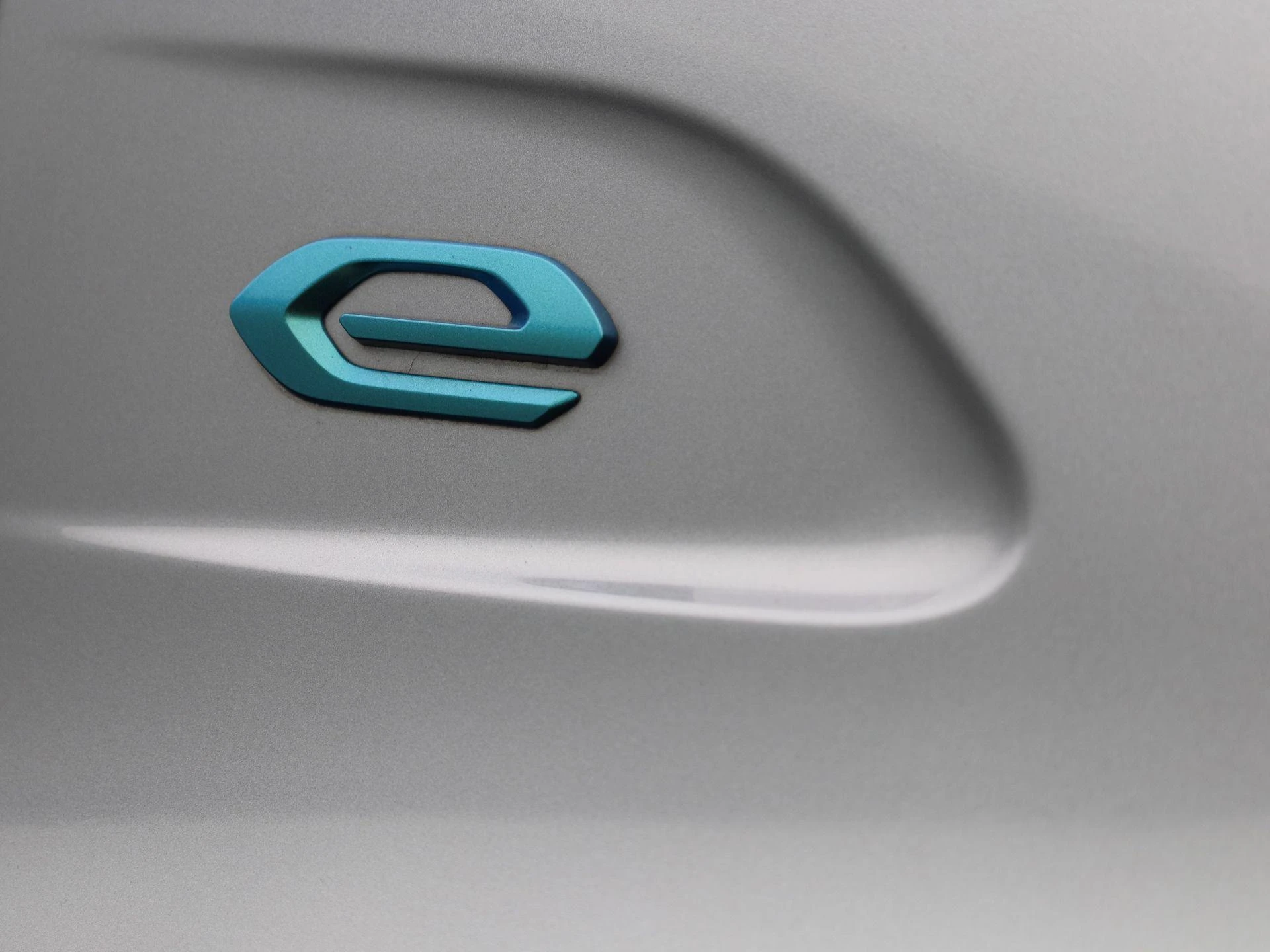 Peugeot-e-208-image-14