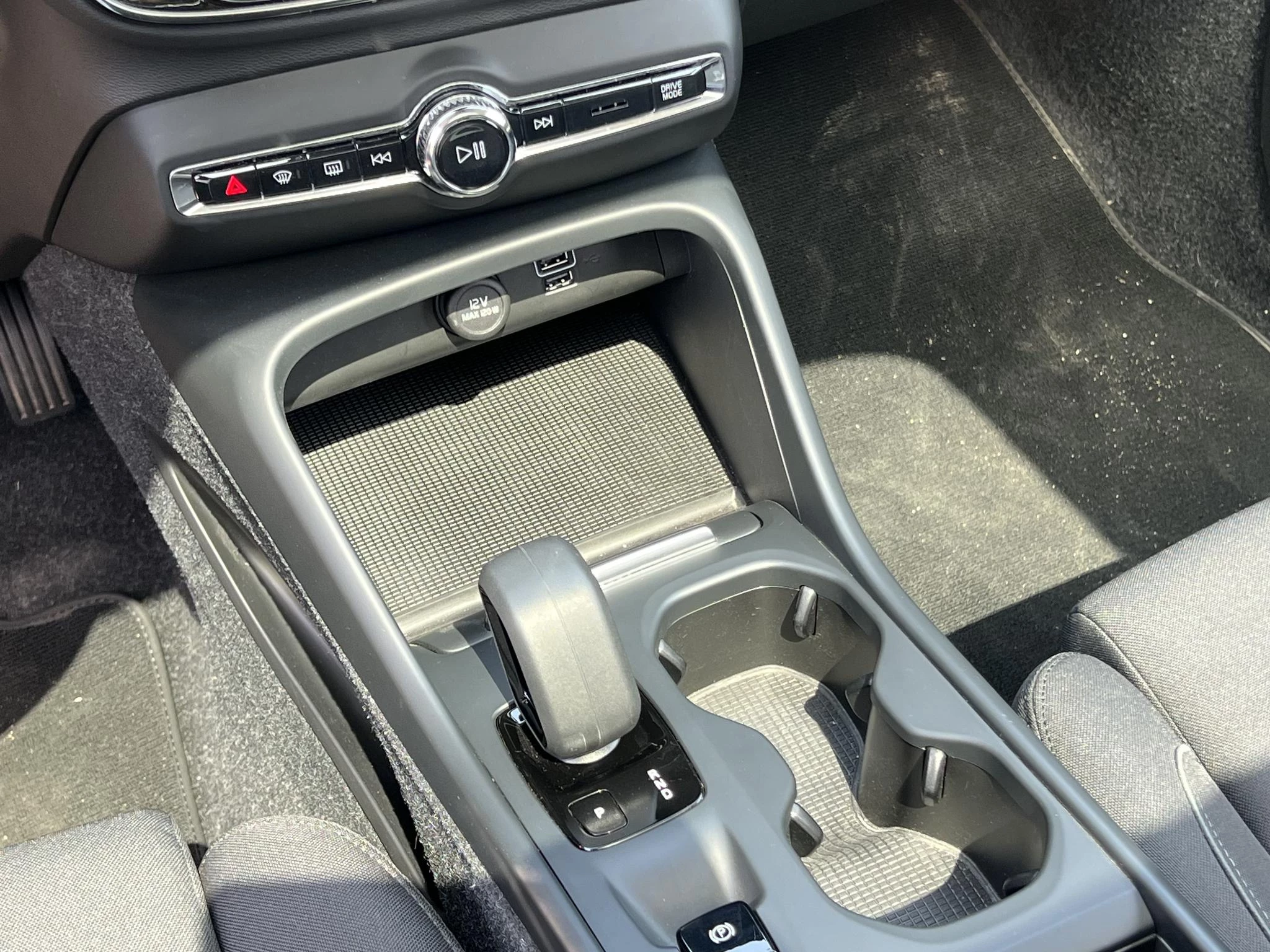 Volvo-XC40-image-25