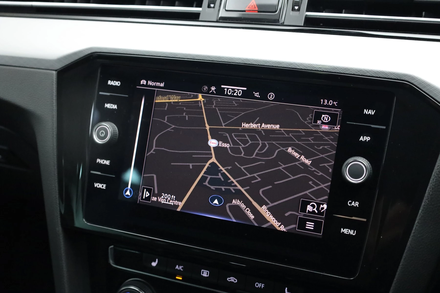 Volkswagen-Passat-image-15