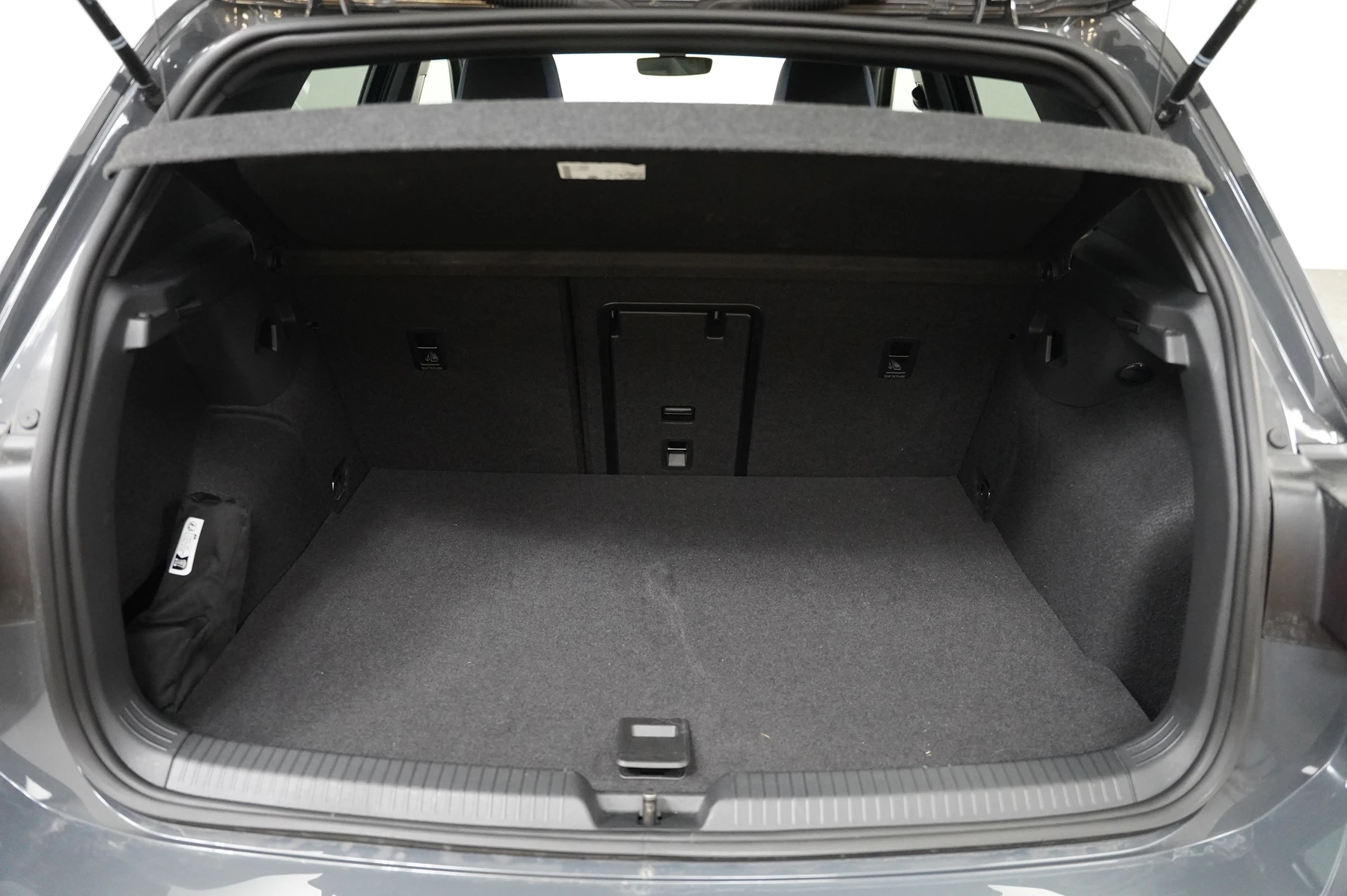 Volkswagen-Golf-image-12