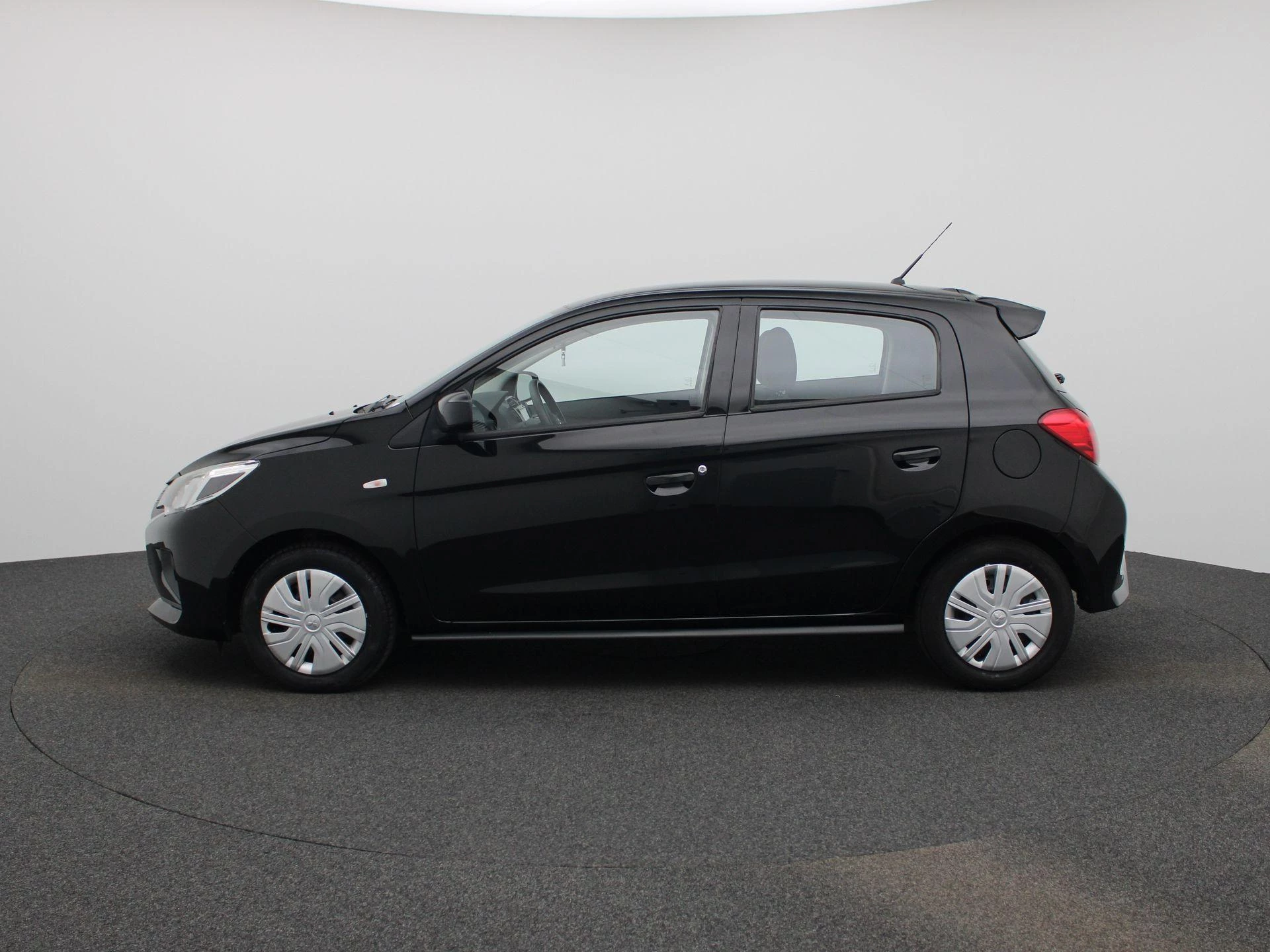 Mitsubishi-Space Star-image-3