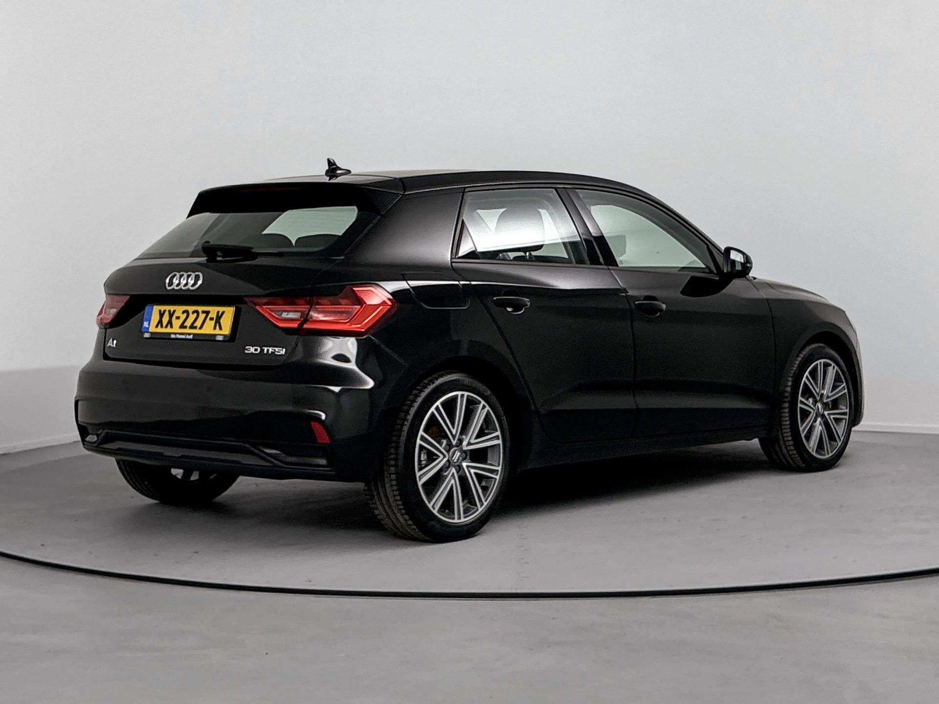 Audi-A1 Sportback-image-3