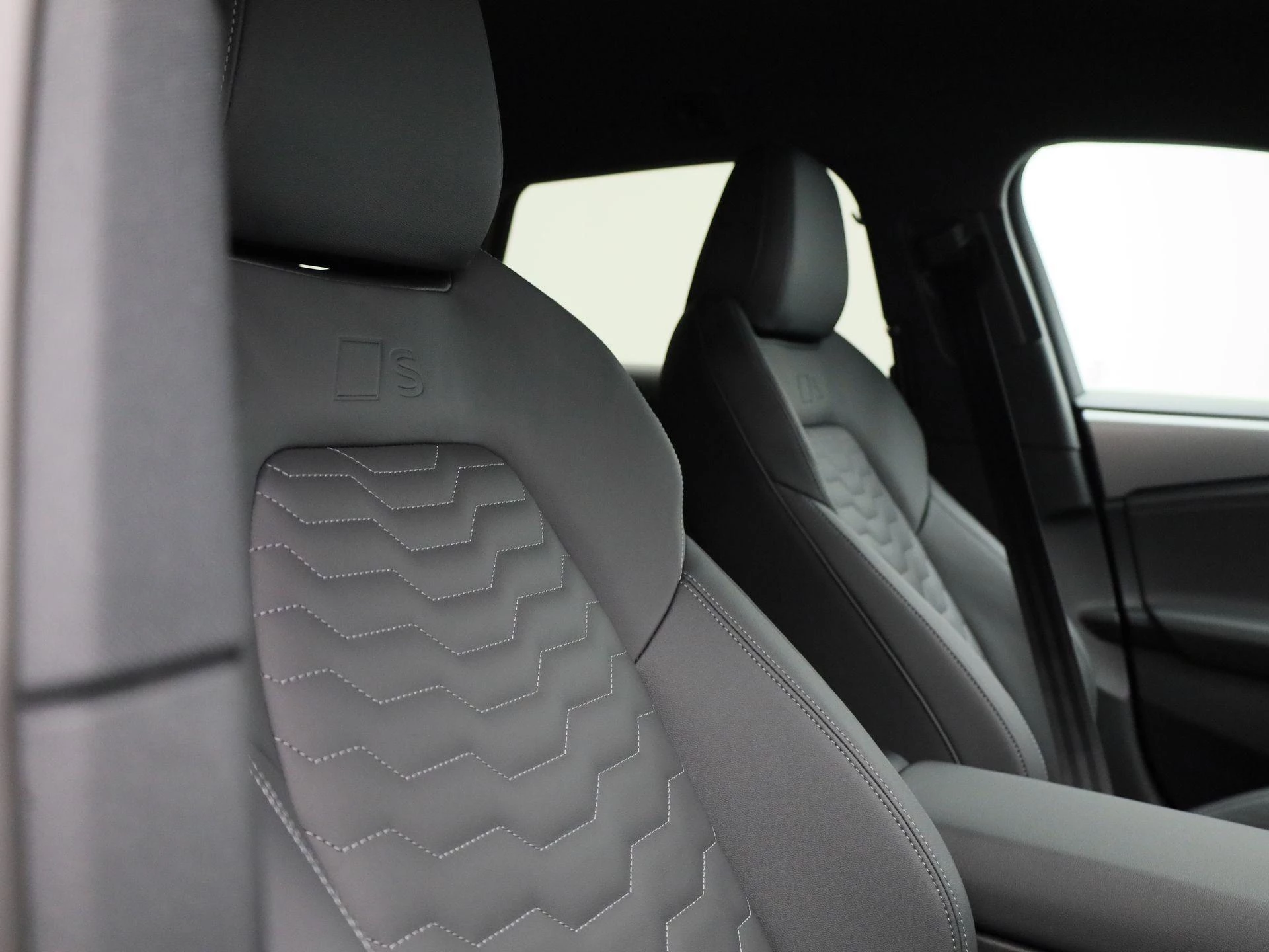 Audi A6 Avant e-tron S edition 83 kWh