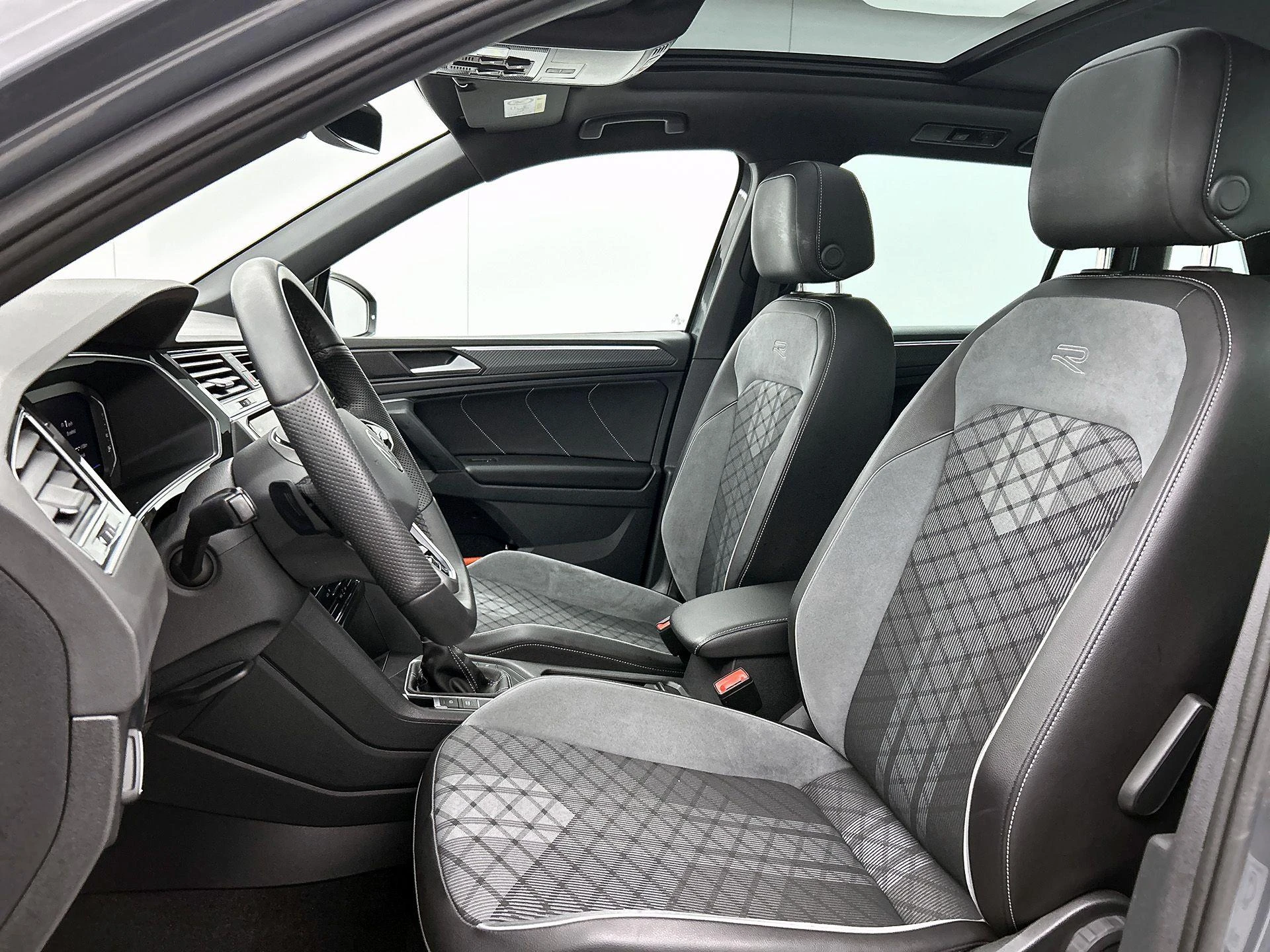Volkswagen-Tiguan-image-38