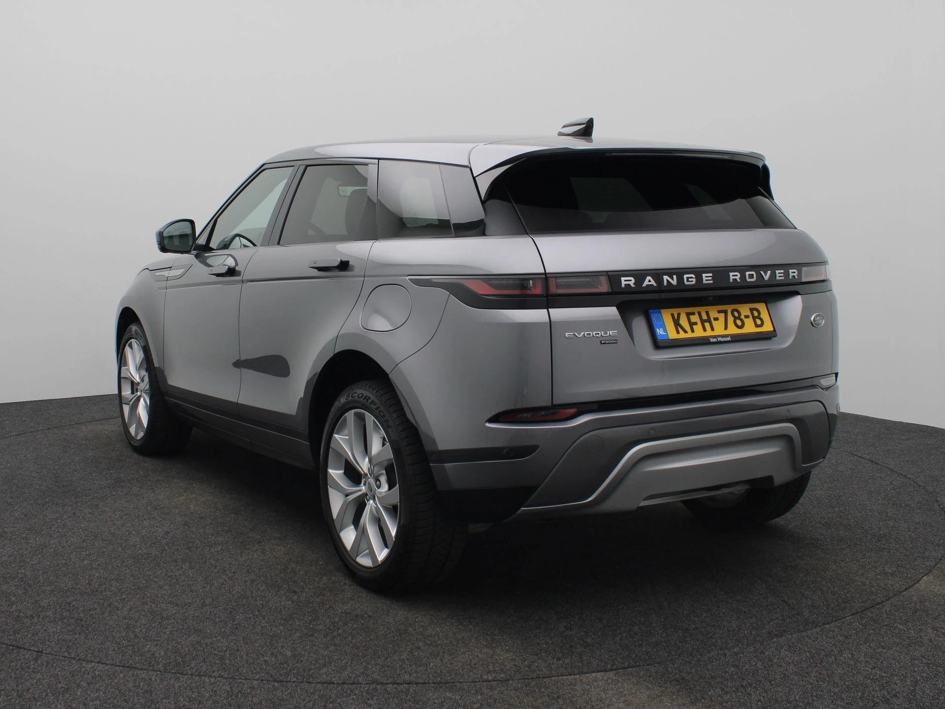 Land Rover-Range Rover Evoque-image-1