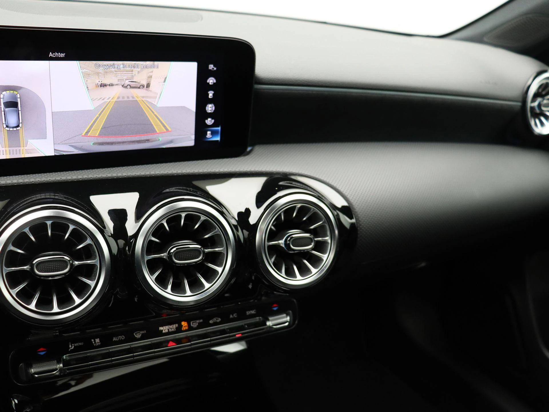 Mercedes-Benz Classe A 200 AMG Line + PANORAMISCH DAK + MULTIBEAM LED + CARPLAY +