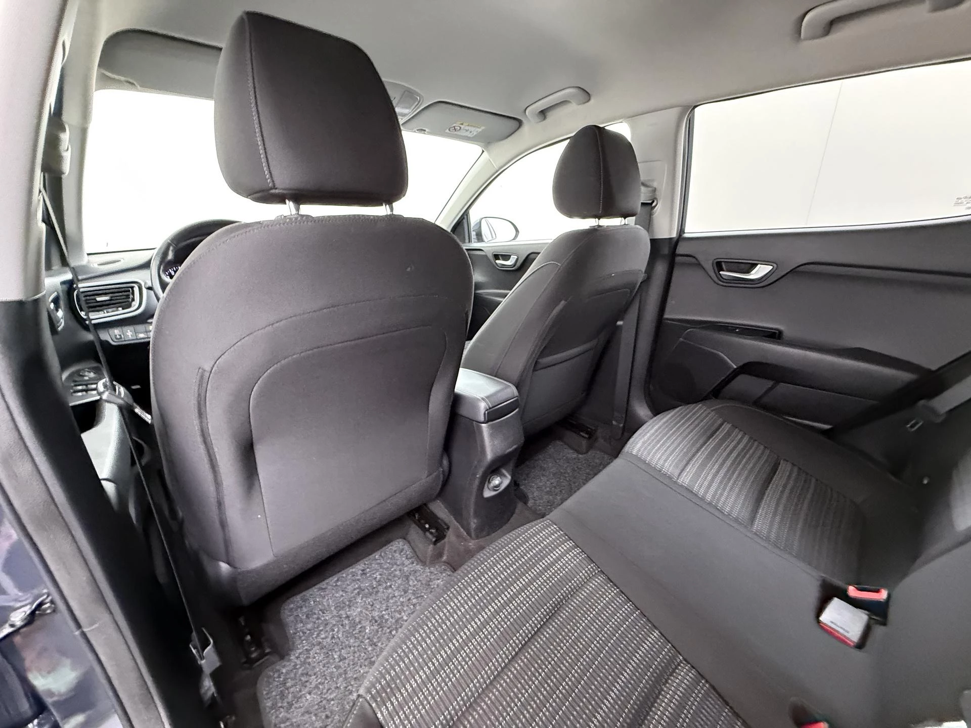 Kia-Stonic-image-34