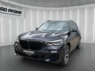 BMW X5 xDrive M50i.