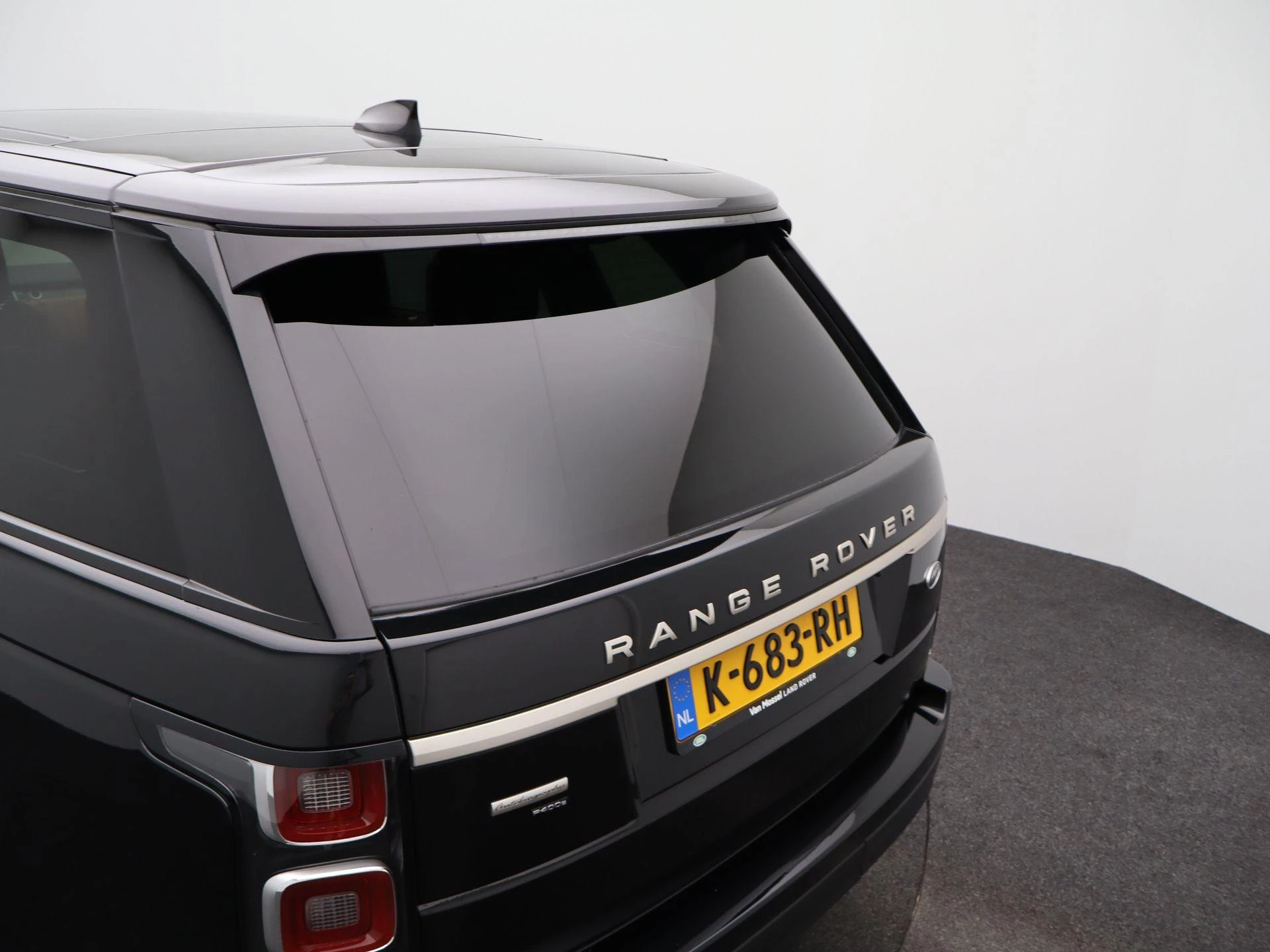 Land Rover Range Rover P400e Fifty