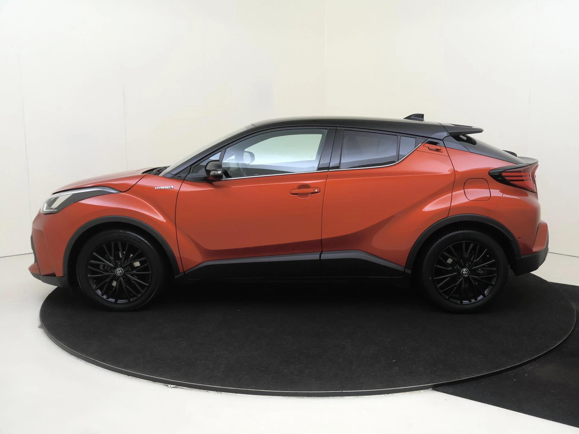 Toyota-C-HR-image-7