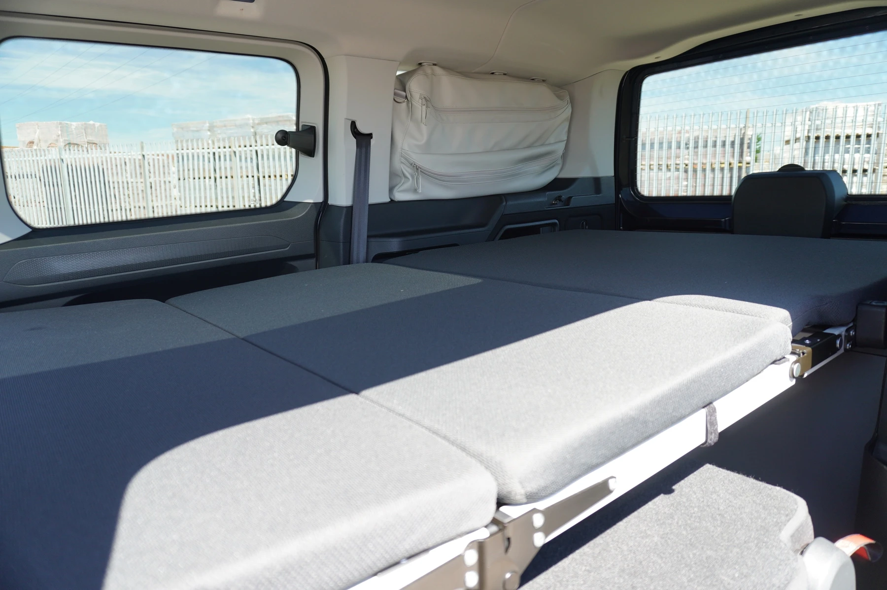 Volkswagen-Caddy-image-43
