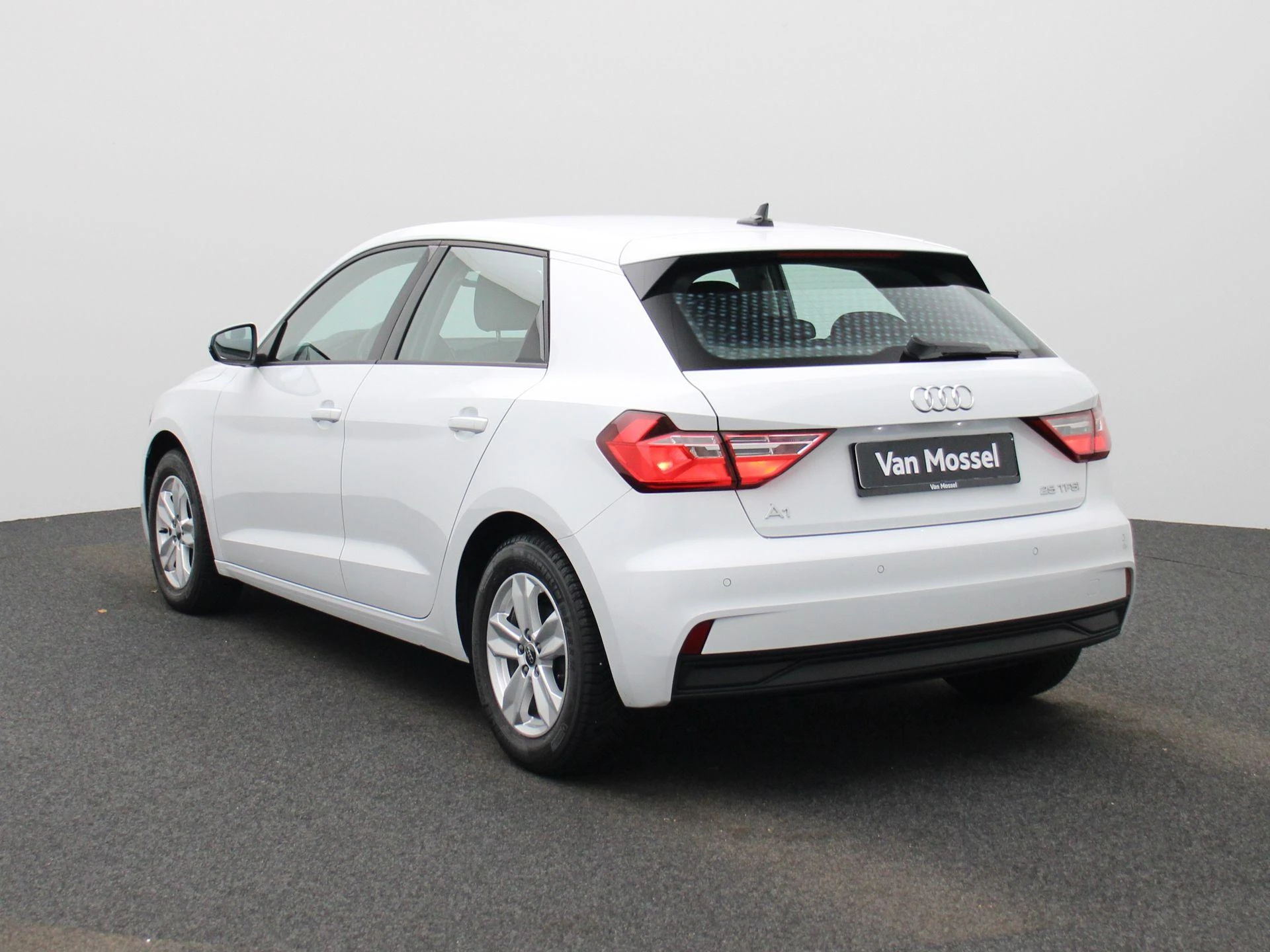 Audi-A1 Sportback-image-2