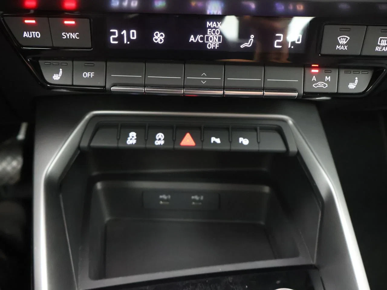 Audi A3 Sportback Audi A3 Sportback 30TFSI 110PK *AUTOMAAT*VIRTUAL COCKPIT*PDC*CRUISE*LEDER*NAVI*APP-CONNECT*KEYLESS GO*...*