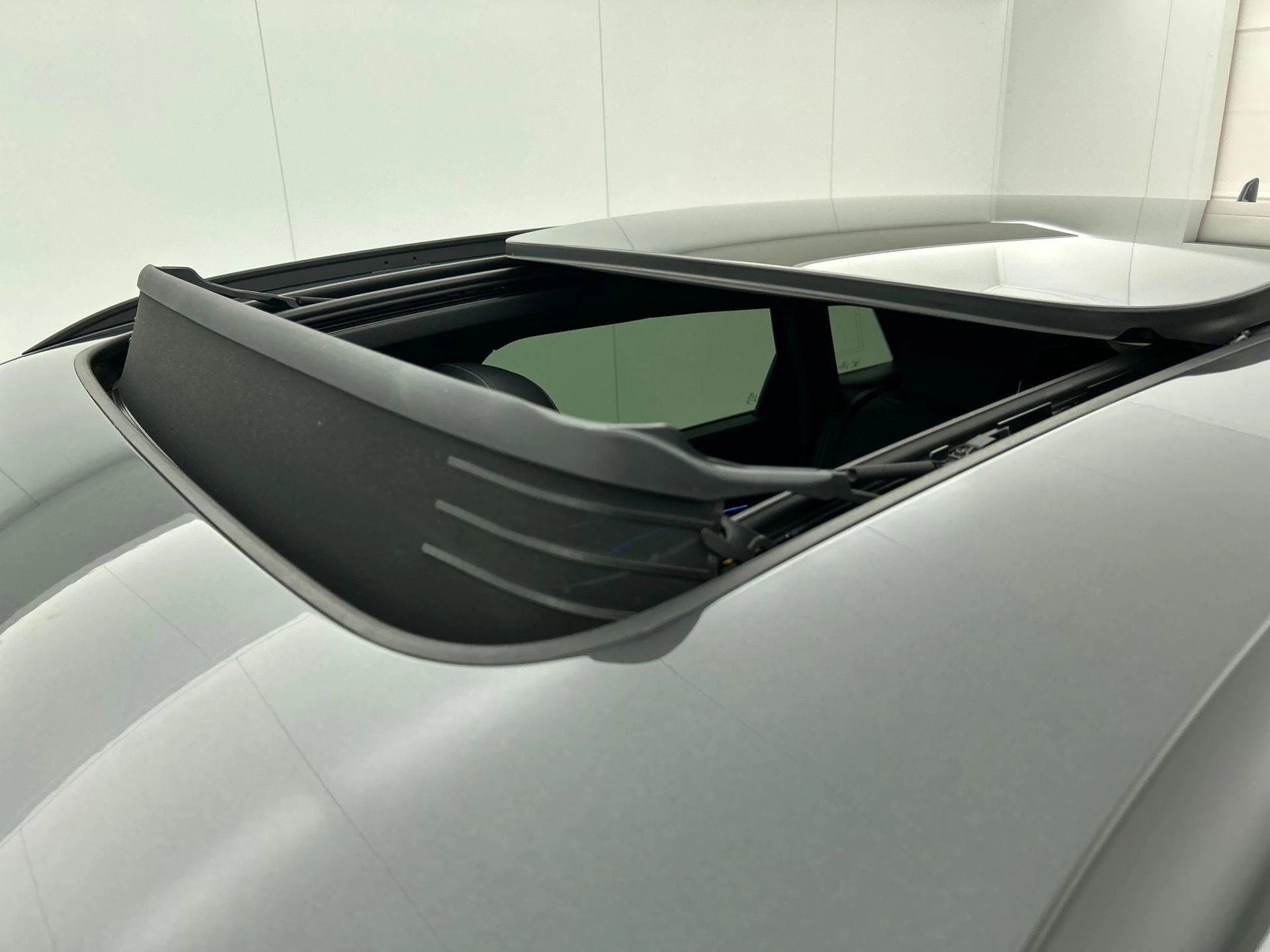 Audi-Q8 e-tron-image-36