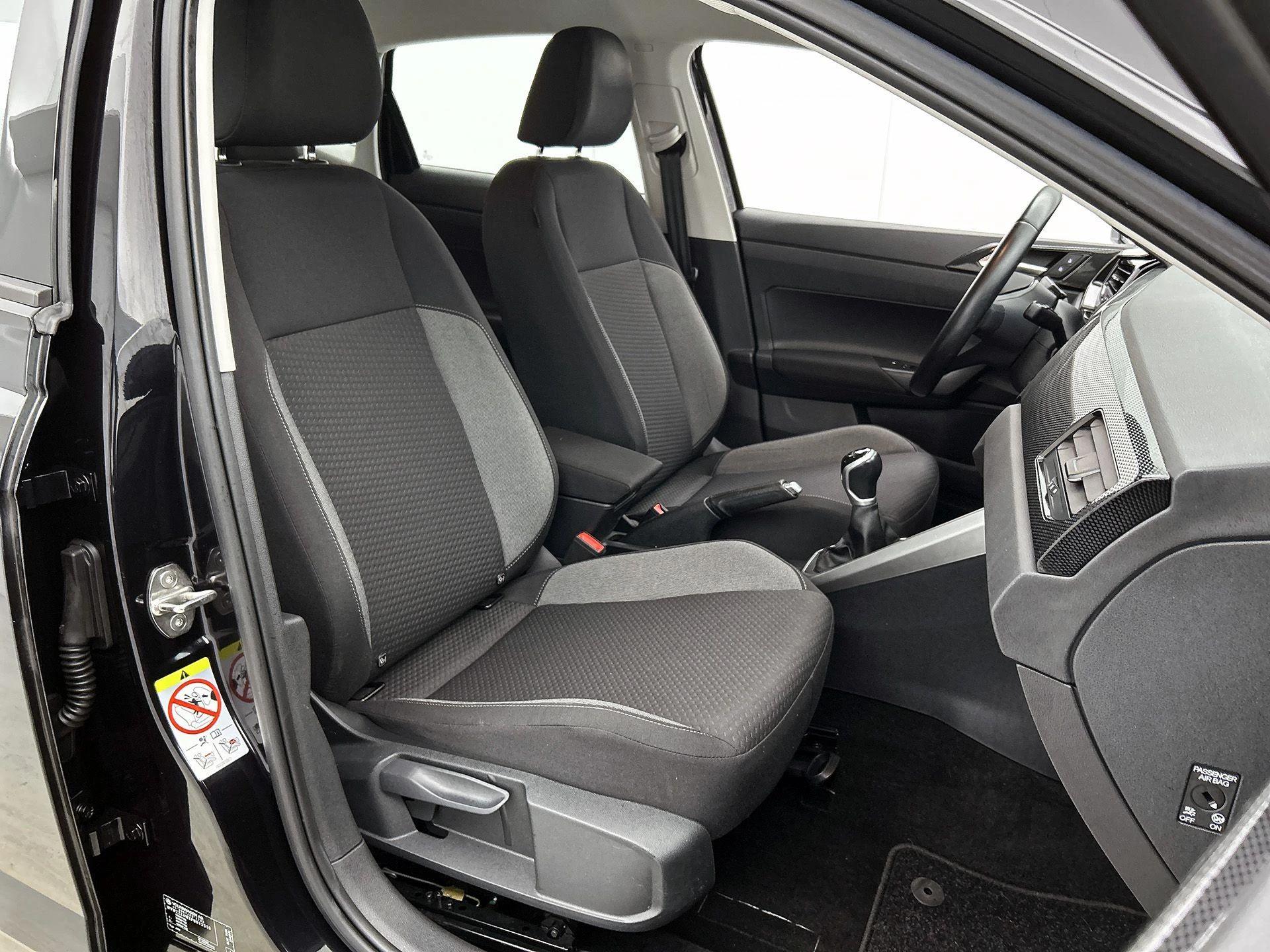 Volkswagen-Polo-image-38