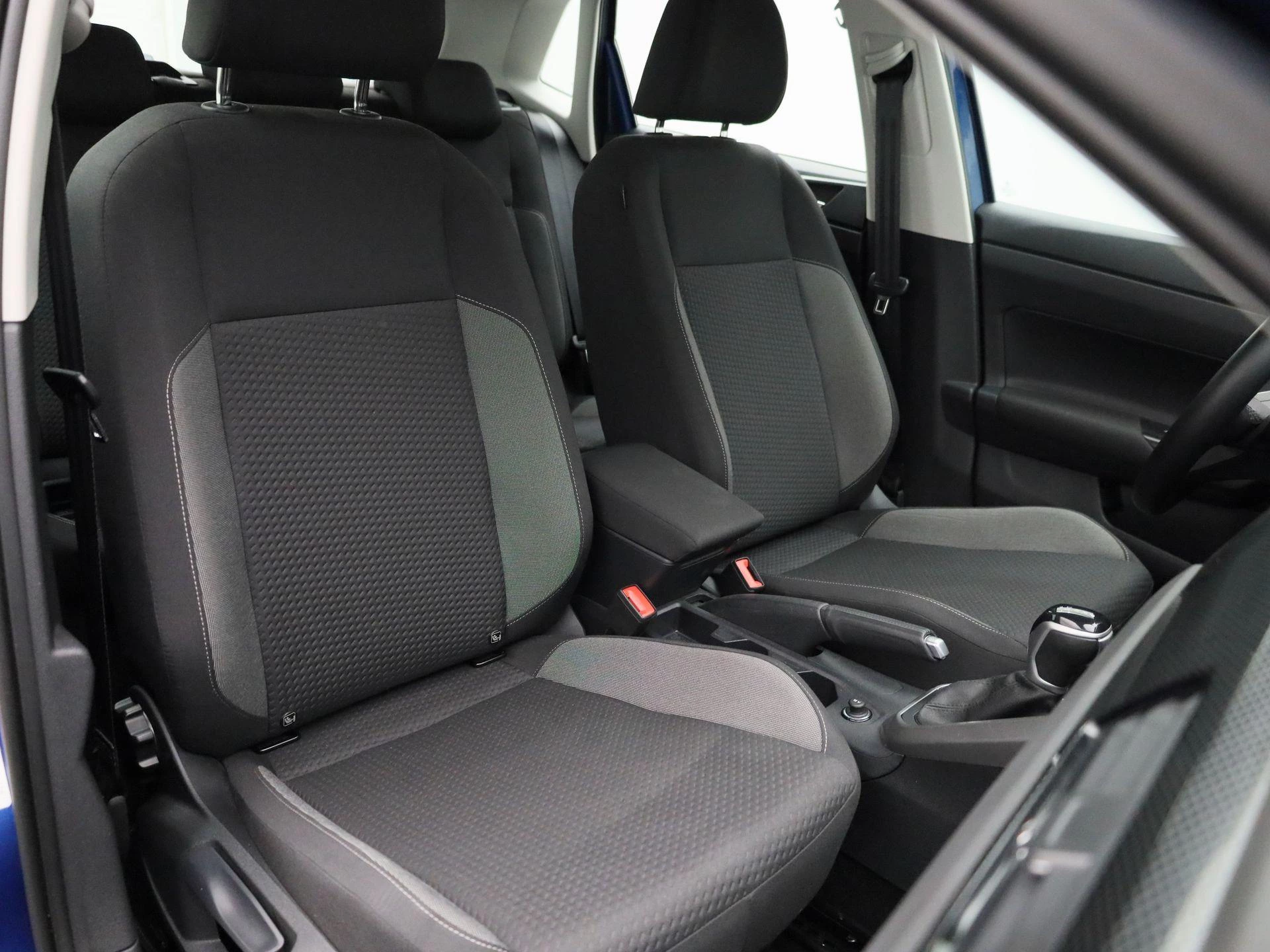 Volkswagen-Polo-image-31