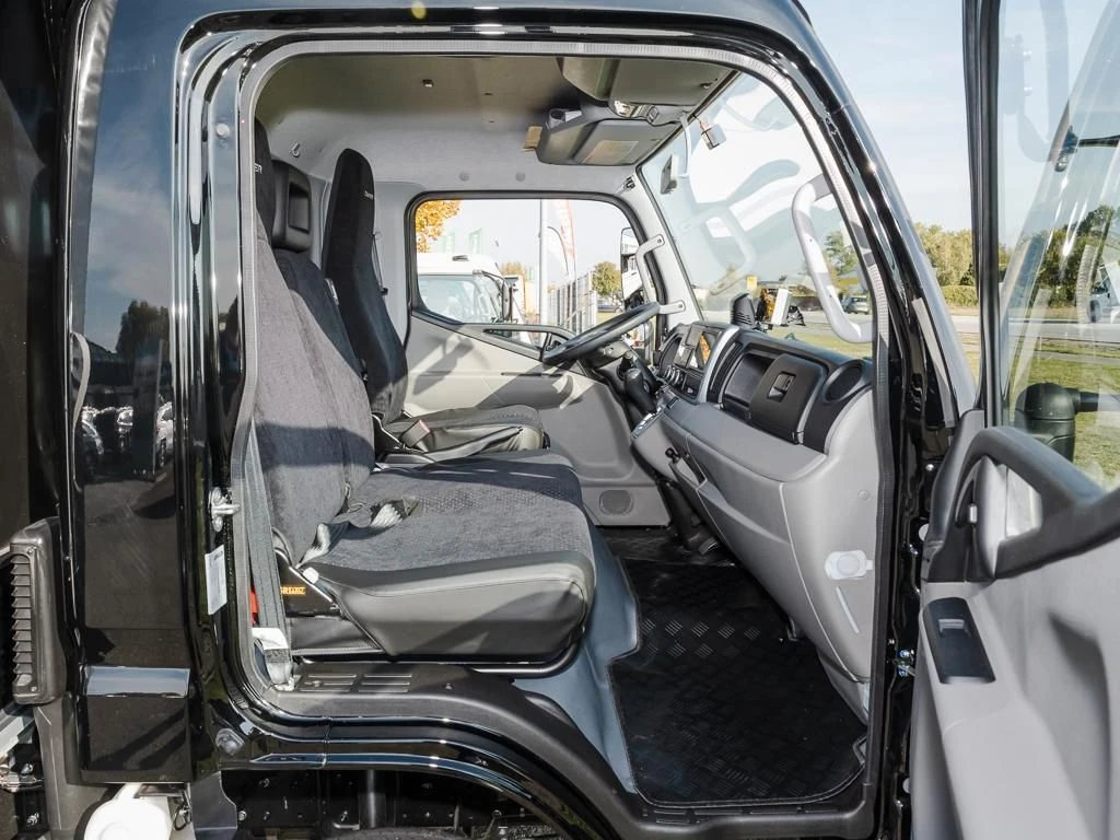 FUSO-Canter-image-9