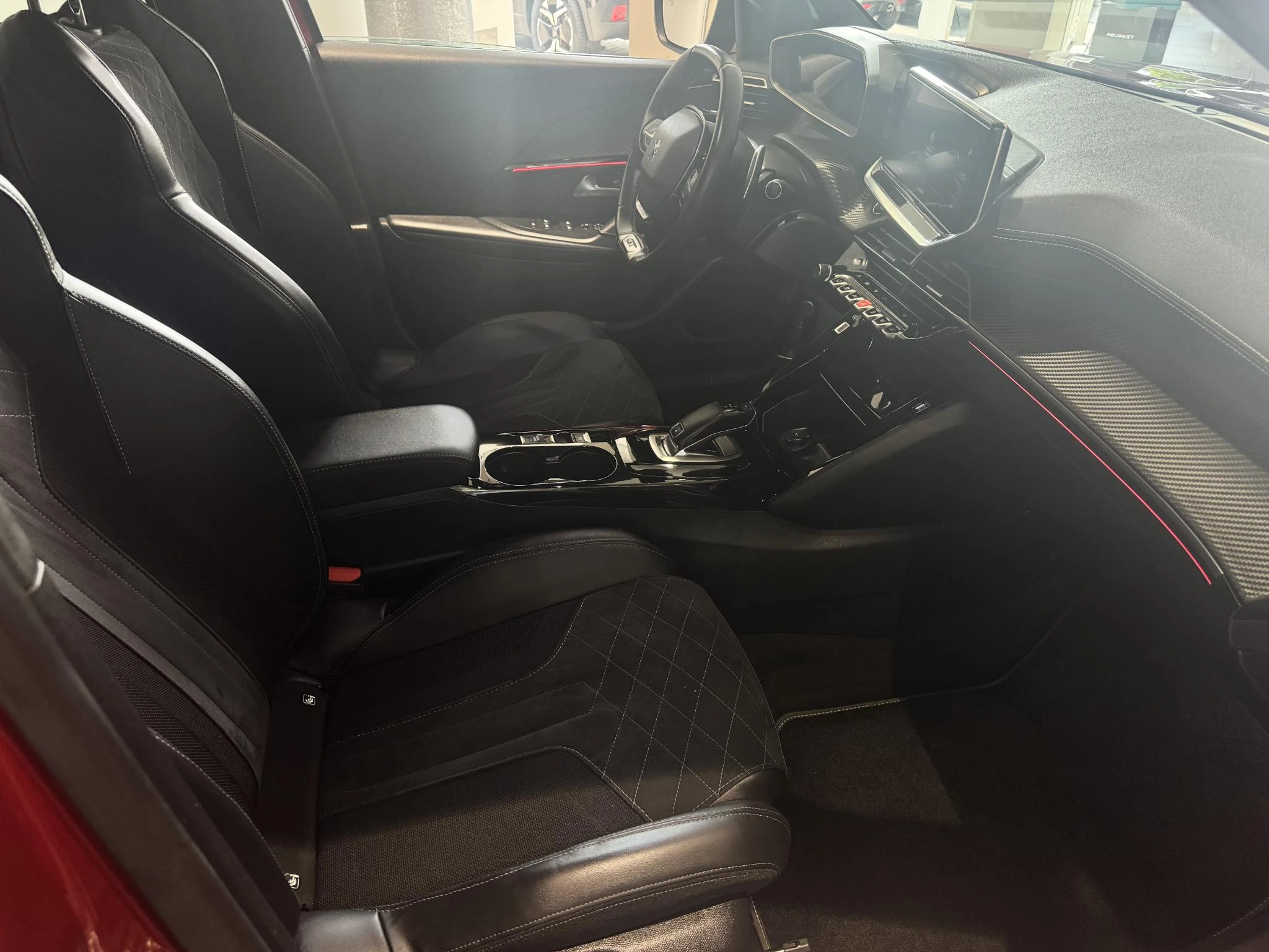 Peugeot-2008-image-12