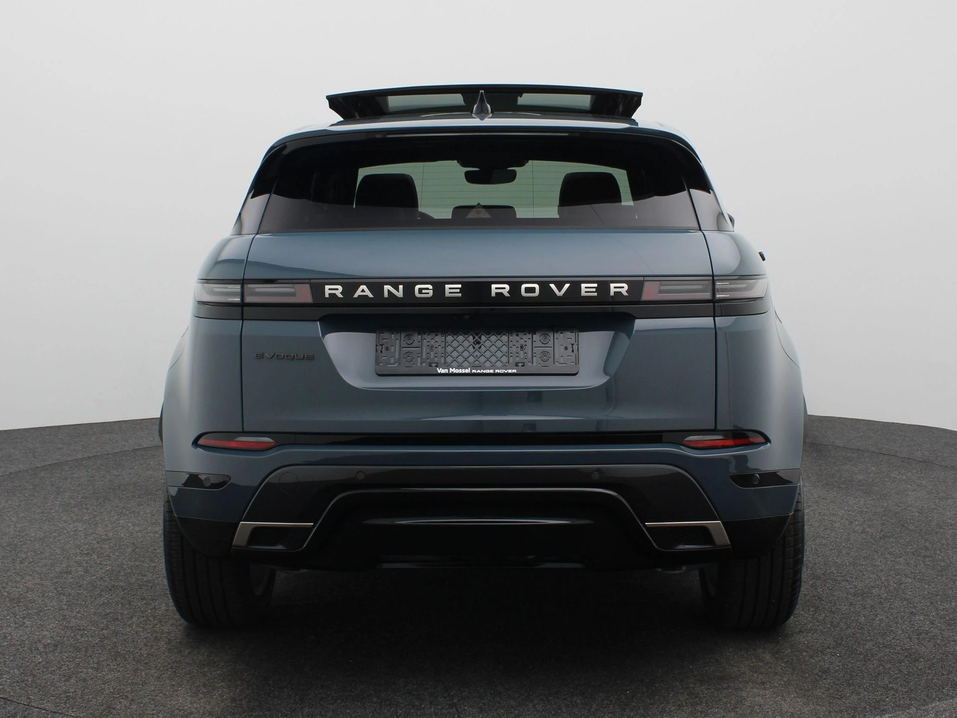 Land Rover-Range Rover Evoque-image-4