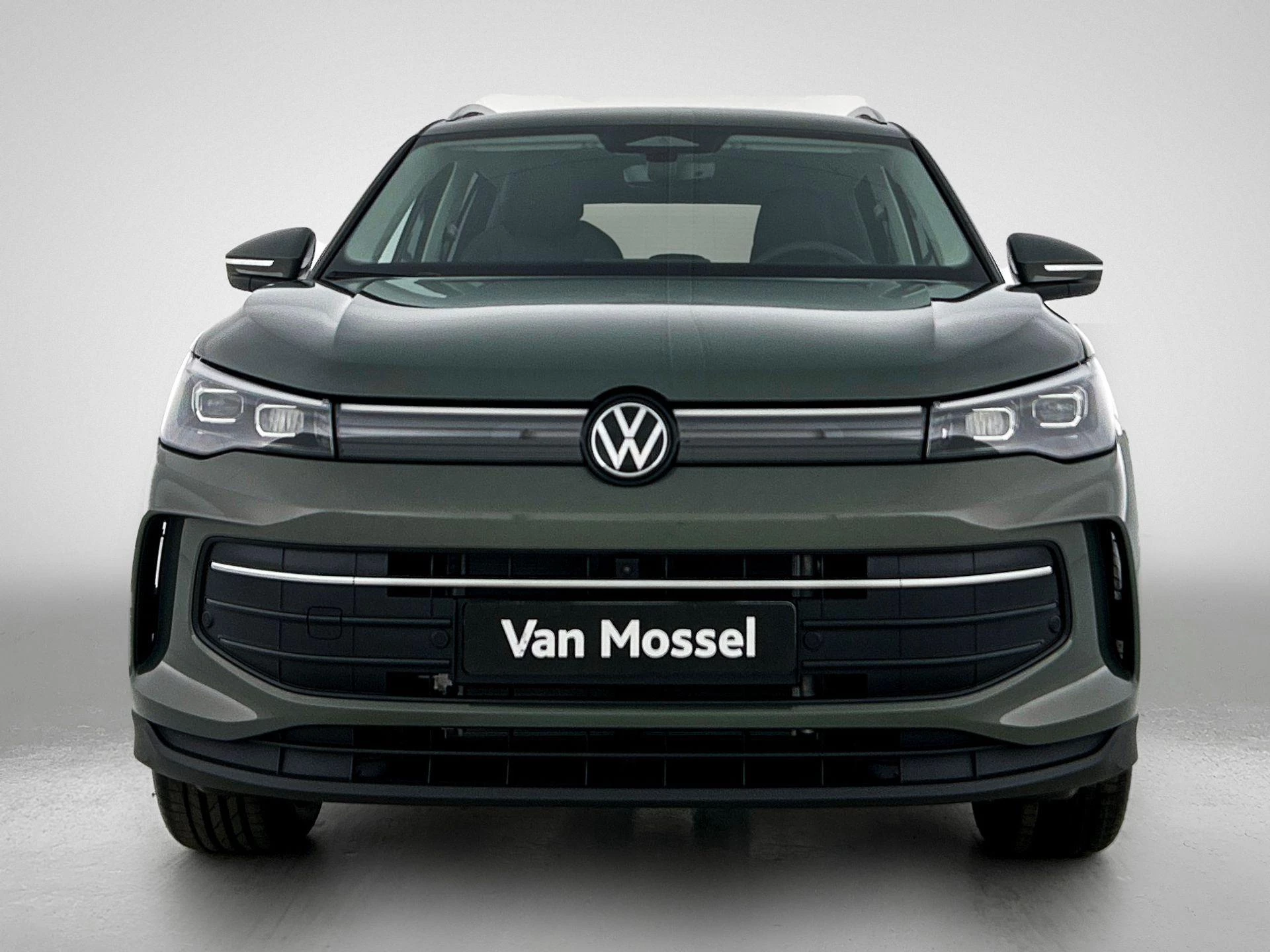 Volkswagen-Tiguan-image-4