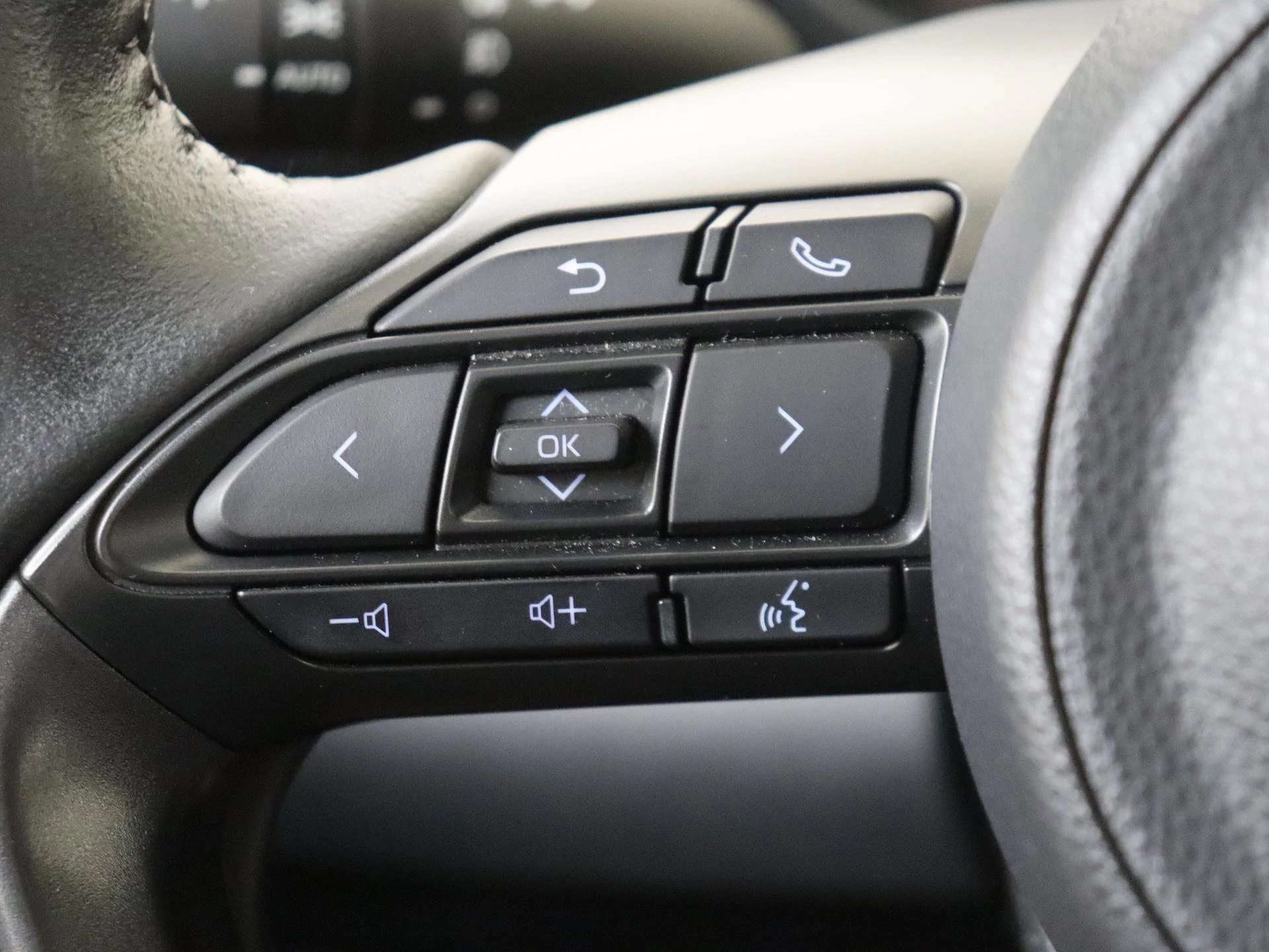 Toyota-Yaris-image-13