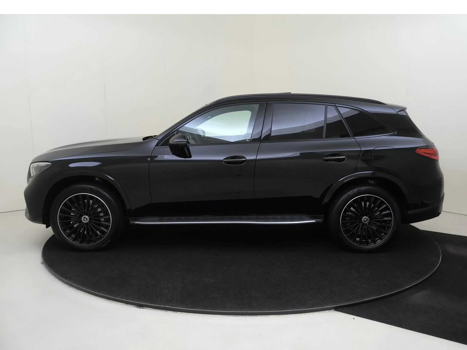 Mercedes-Benz-GLC-image-7