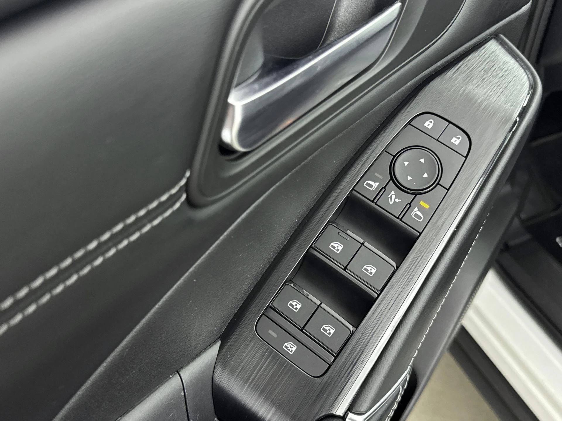 Nissan-QASHQAI-image-12