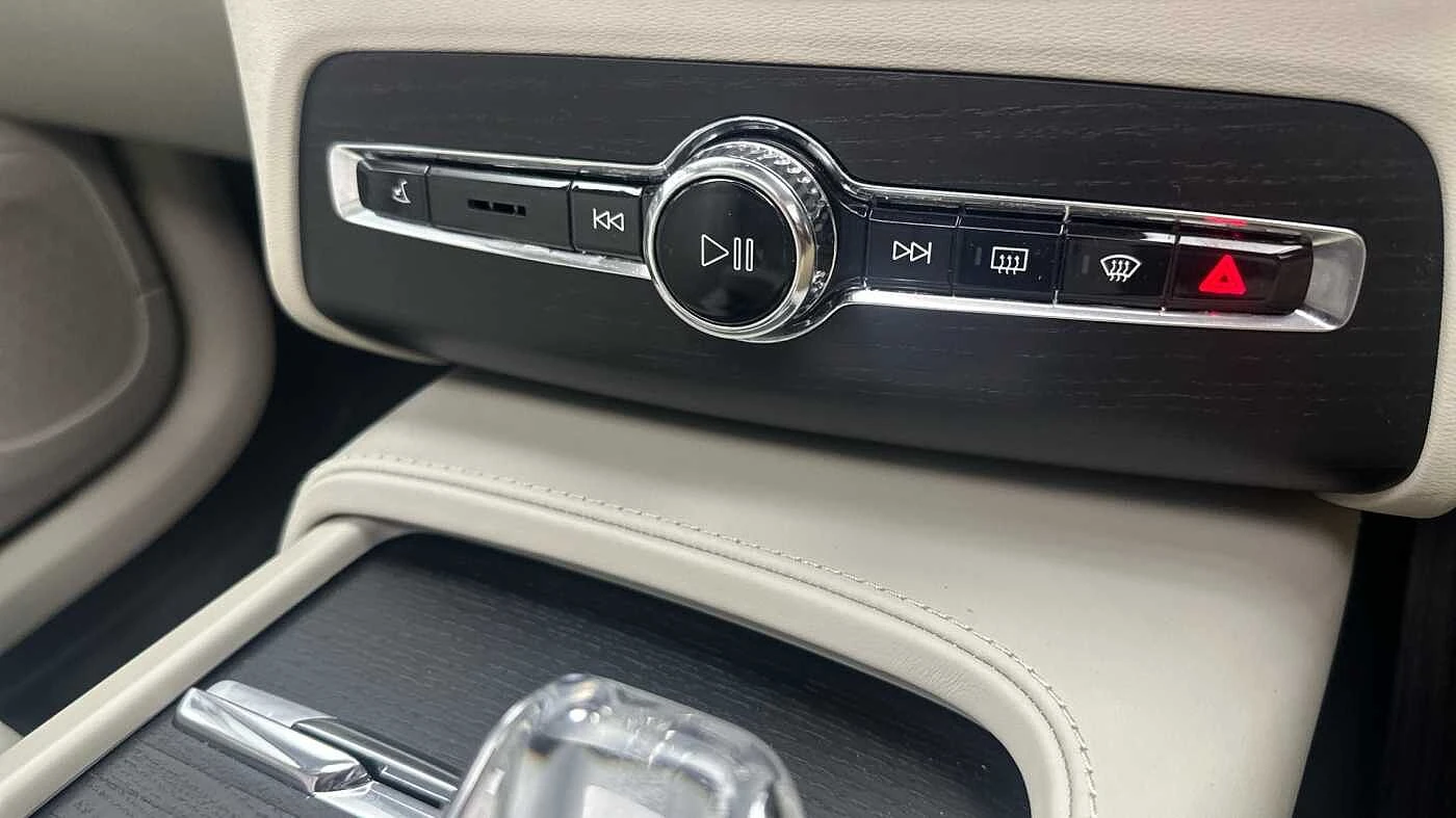 Volvo-XC90-image-45