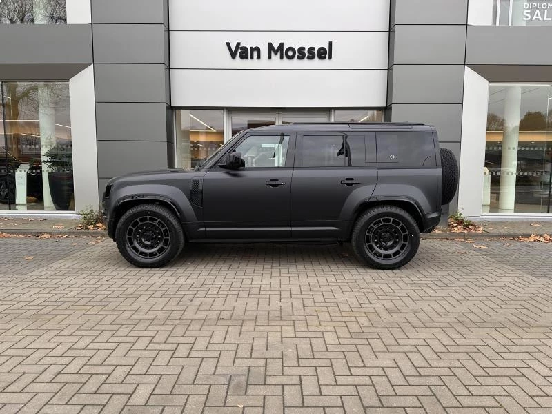Land Rover Defender 110 P635 OCTA Black Edition AWD Auto. 26MY