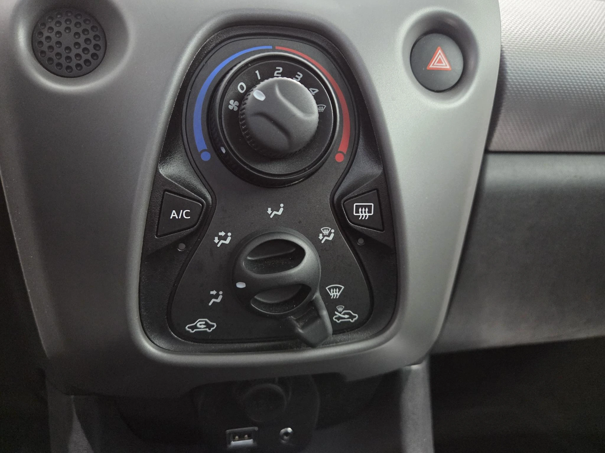 Peugeot-108-image-12