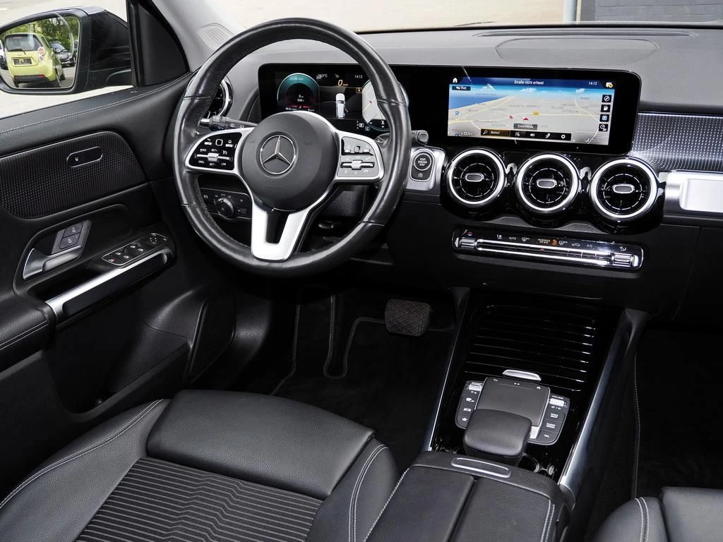 Mercedes-Benz-GLB 200 d-image-10