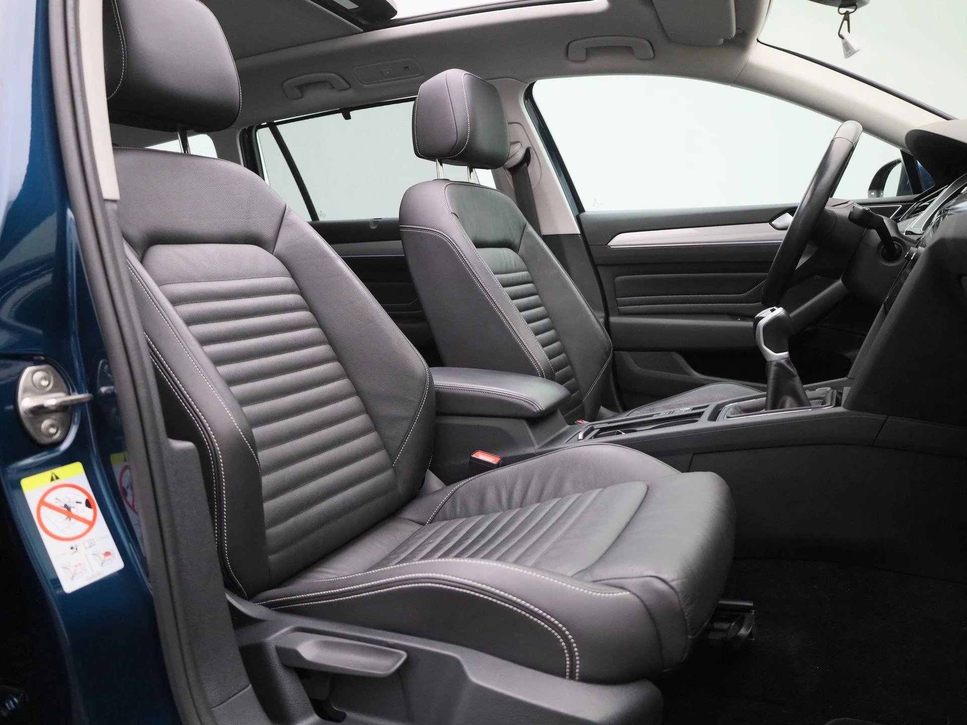 Volkswagen-Passat-image-34